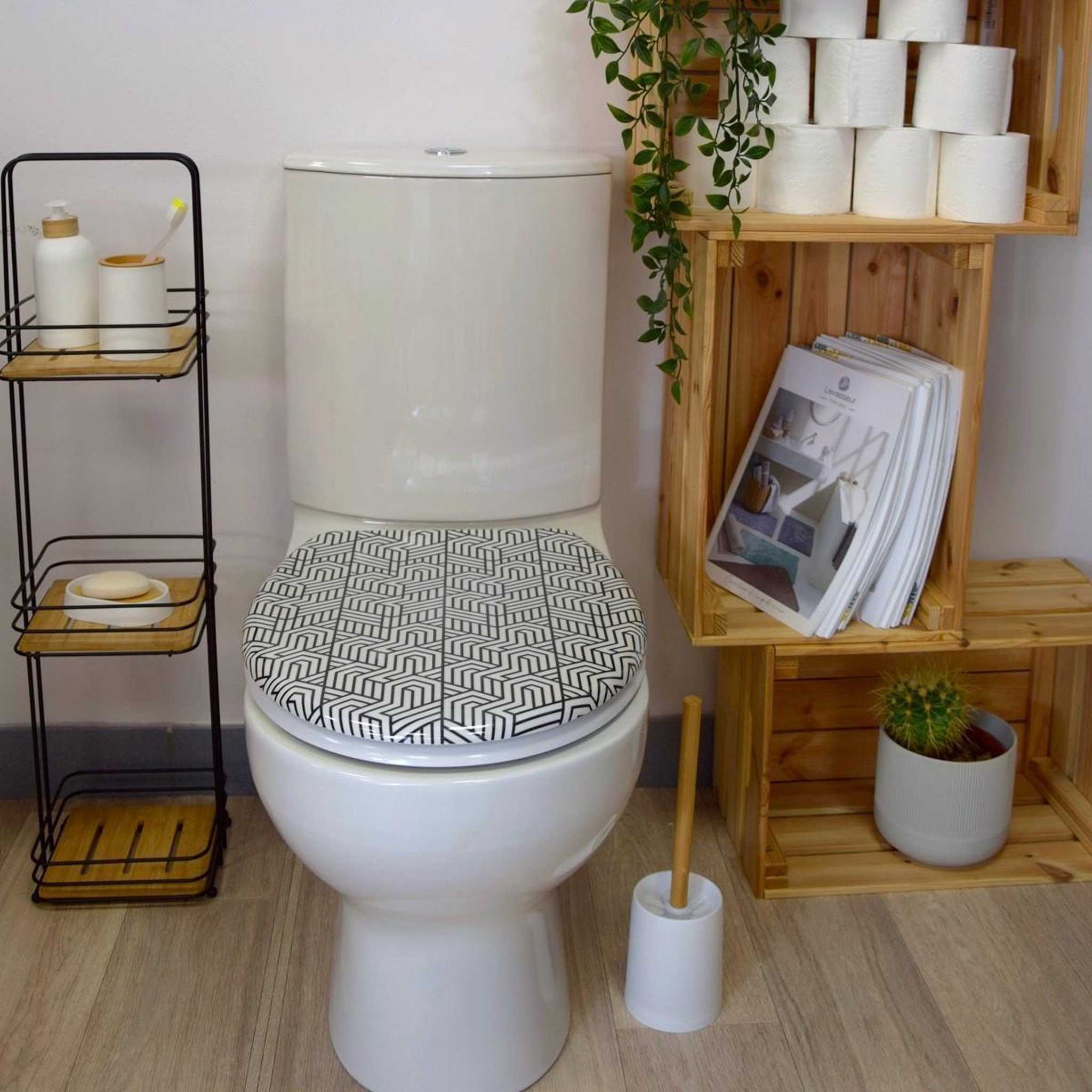 Voir la diapositive 2 : GUY LEVASSEUR Abattant wc thermodur géométrique urbain
