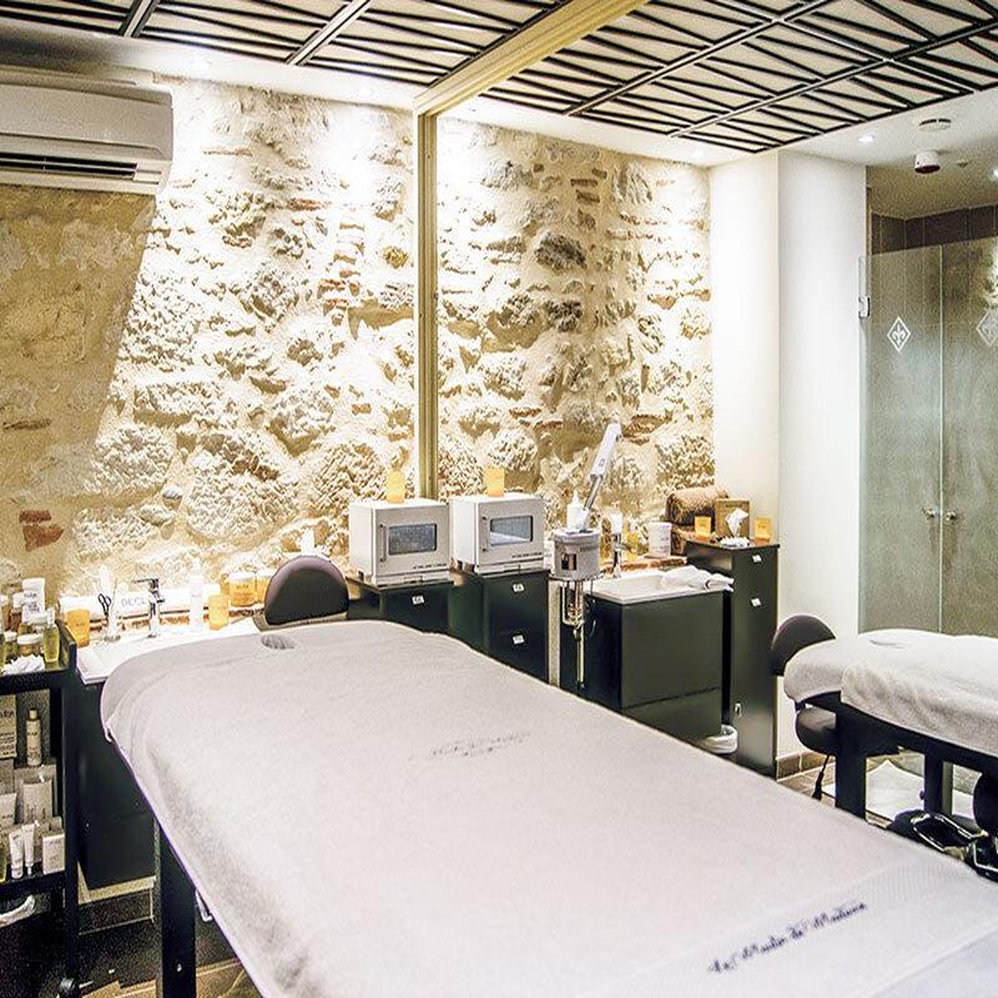 Voir la diapositive 3 : Smartbox 2 jours en hôtel mercure 4* avec dîner et massage près d'agen - coffret cadeau séjour