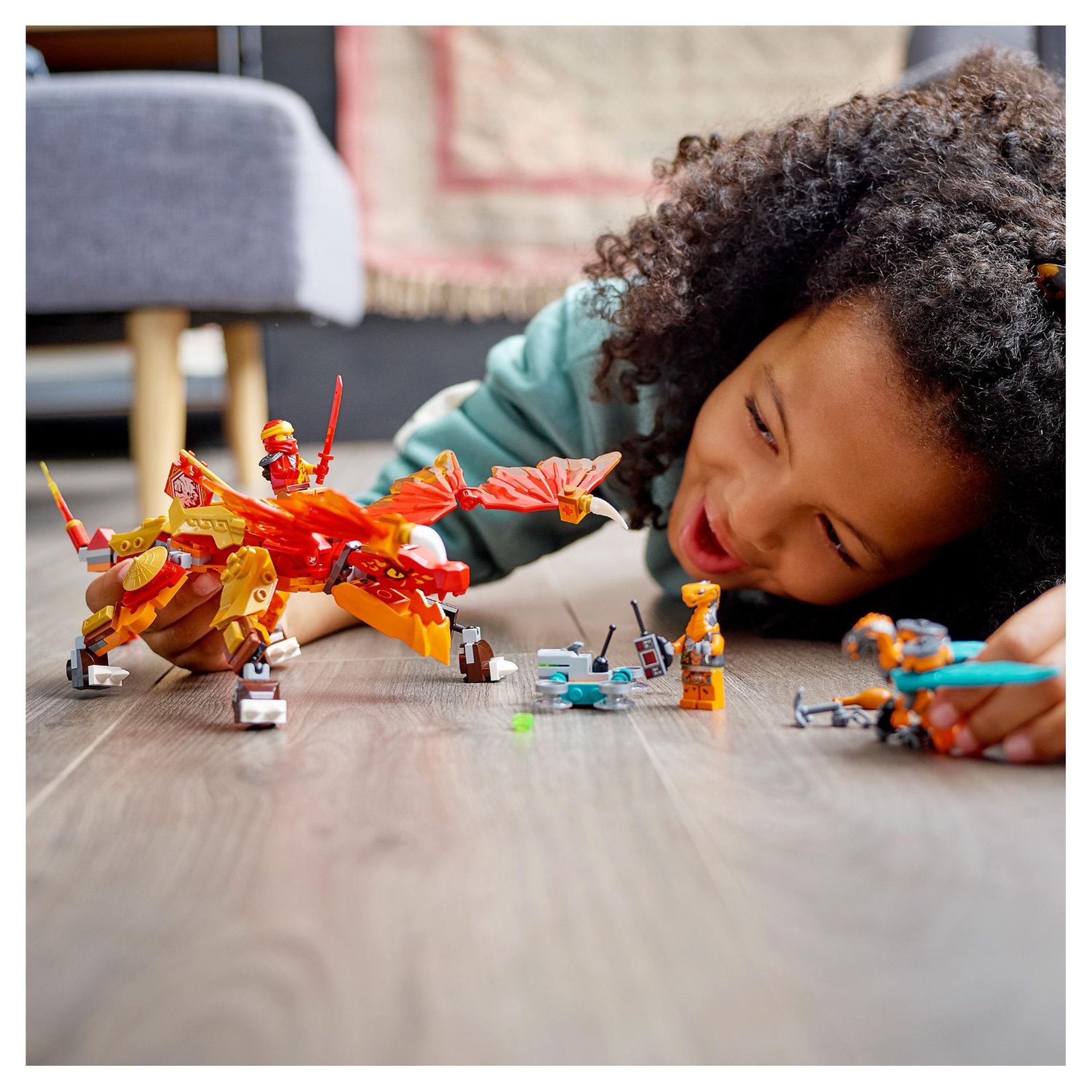 Voir la diapositive 8 : LEGO Ninjago 71762 - Le dragon de feu de Kaï - Évolution, Jouet pour Enfants +6 Ans, Set avec Figurines Guerriers Serpents avec bannière de mission à collectionner