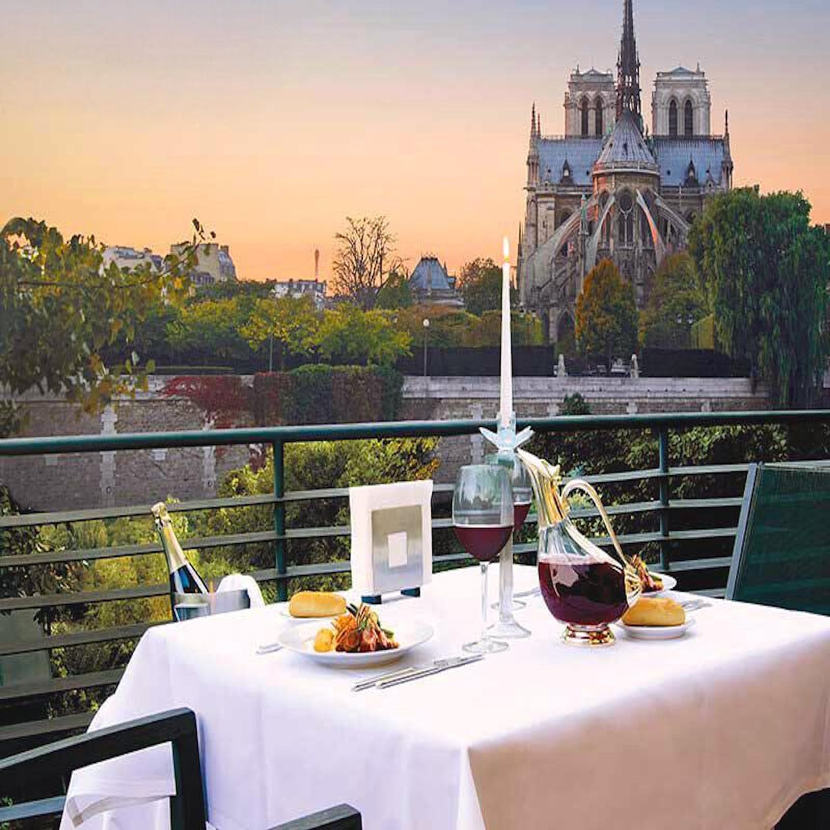 Smartbox Saint-Valentin pour couple  : évasion spa et dîner romantique à Paris - Coffret Cadeau Multi-thèmes