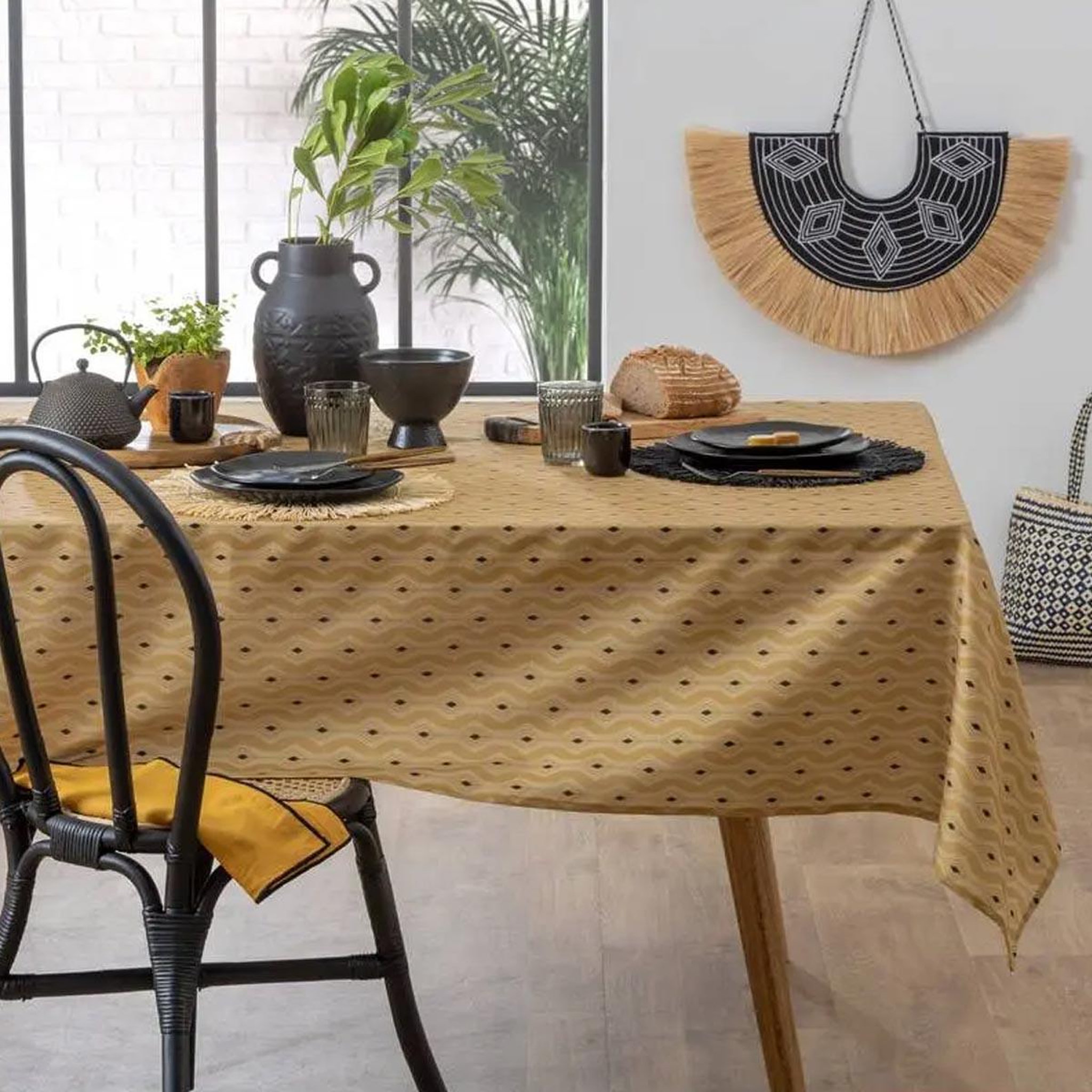 Voir la diapositive 3 : ATMOSPHERA Nappe antitache à motifs  quinta  140x240cm jaune