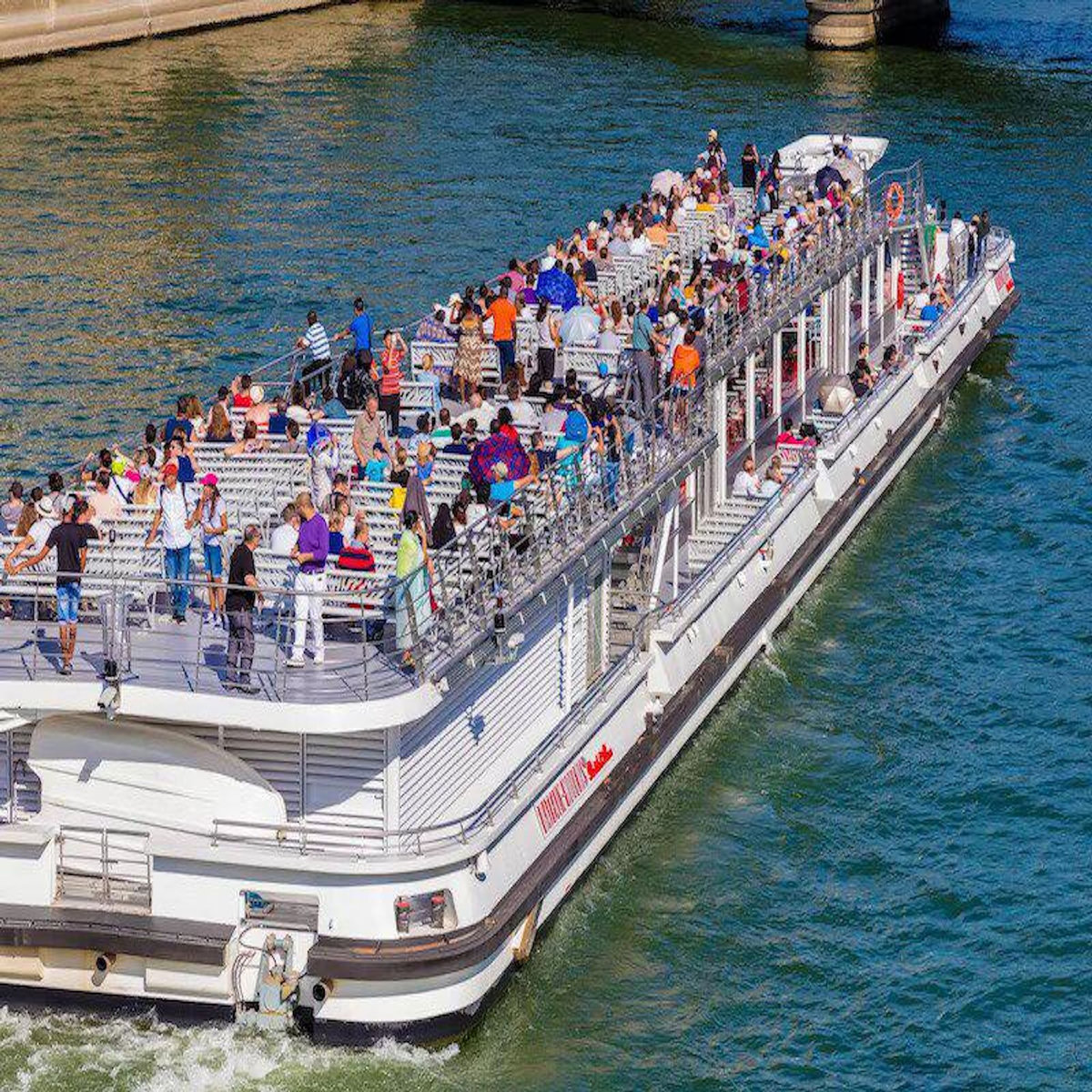 Smartbox Croisière sur la Seine en bateau-mouche en famille pour 2 adultes et 1 enfant - Coffret Cadeau Sport & Aventure