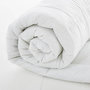 Voir la diapositive 2 : Home collection Couette blanche 240x220cm percale 91fils 500gr fabrication France