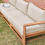 Voir la diapositive 6 : SWEEEK Salon de jardin en bois d'acacia 5 places - Mendoza - Canapé, fauteuils et table basse en acacia, 6 éléments modulables, design