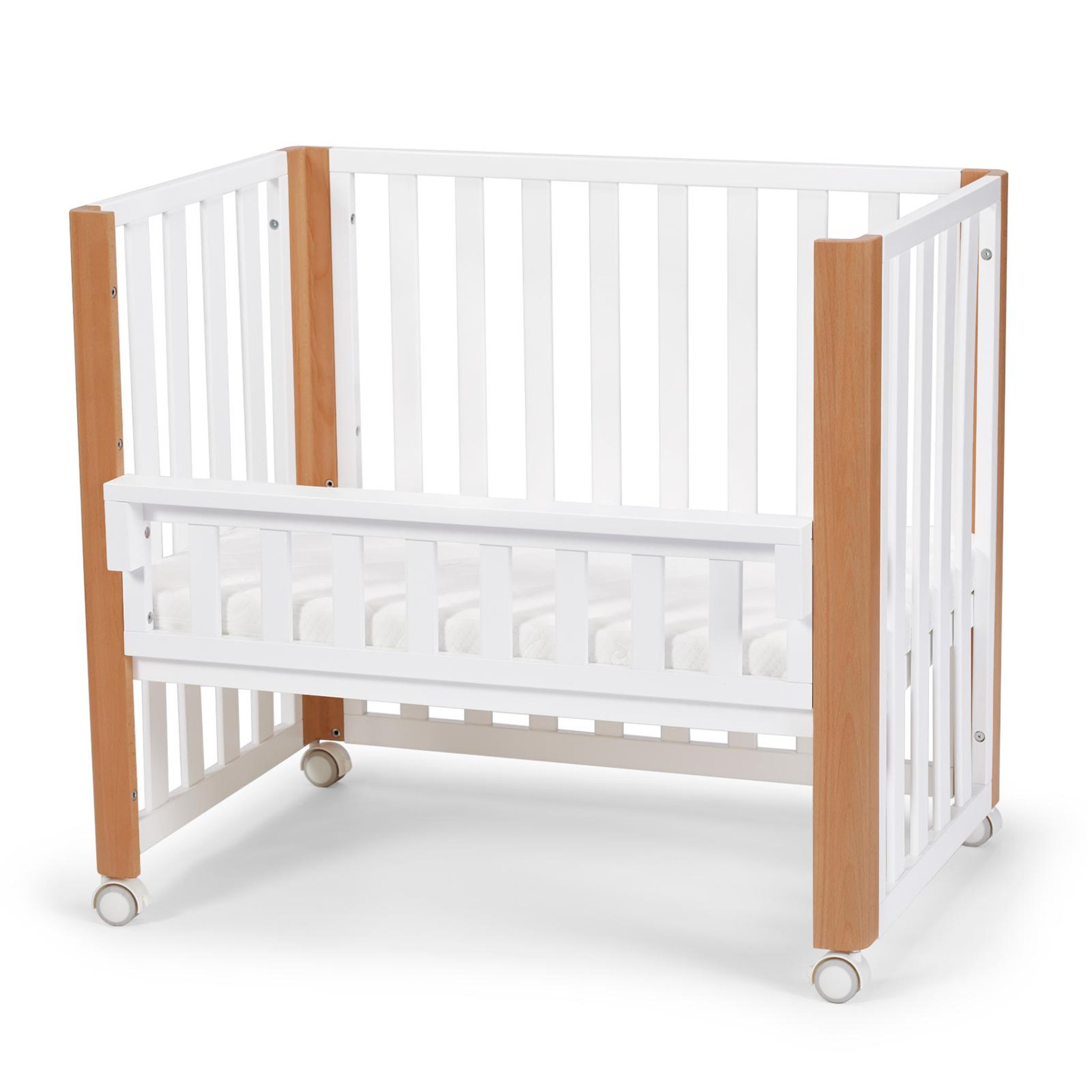 KINDERKRAFT Lit bébé multifonction 4 en 1 avec matelas et roulettes pour un usage pratique. Coloris disponibles : Blanc