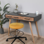 Voir la diapositive 4 : CONCEPT USINE Bureau scandinave effet chêne - 2 tiroirs VIRRAT