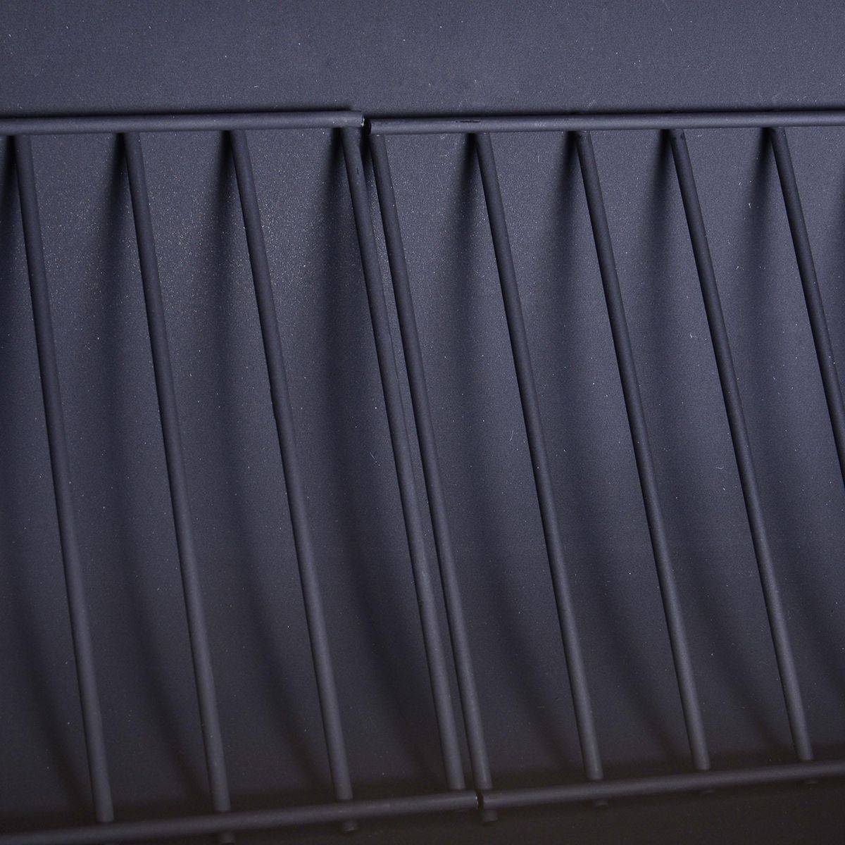 OUTSUNNY Barbecue à charbon fumoir BBQ grill smoker sur pied avec couvercle, roulettes, thermomètre, étagères  acier laminé à froid noir