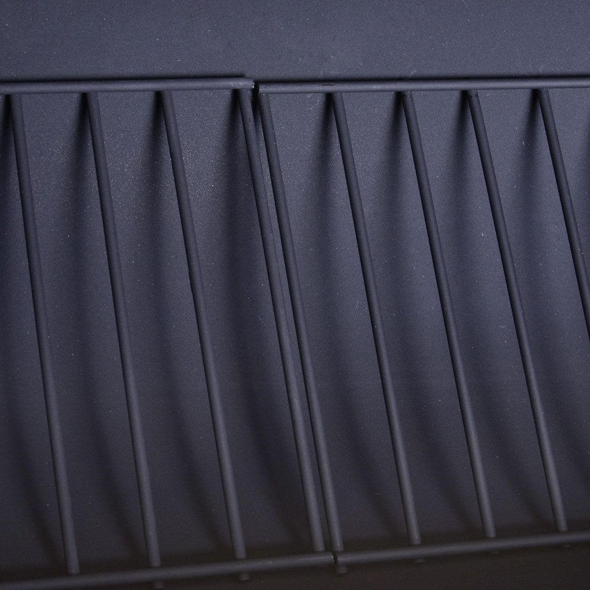 OUTSUNNY Barbecue à charbon fumoir BBQ grill smoker sur pied avec couvercle, roulettes, thermomètre, étagères  acier laminé à froid noir