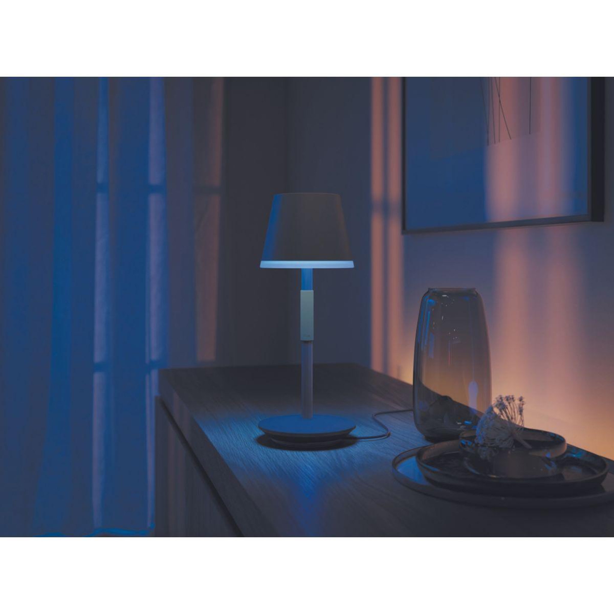 Voir la diapositive 3 : PHILIPS HUE Lampe connectée GO Noir White&Color Ambiance