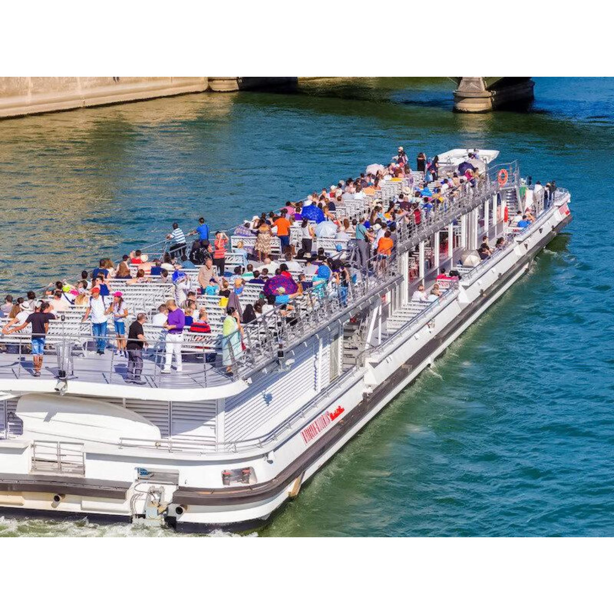 Smartbox Croisière sur la Seine en bateau-mouche pour 2 adultes - Coffret Cadeau Sport & Aventure