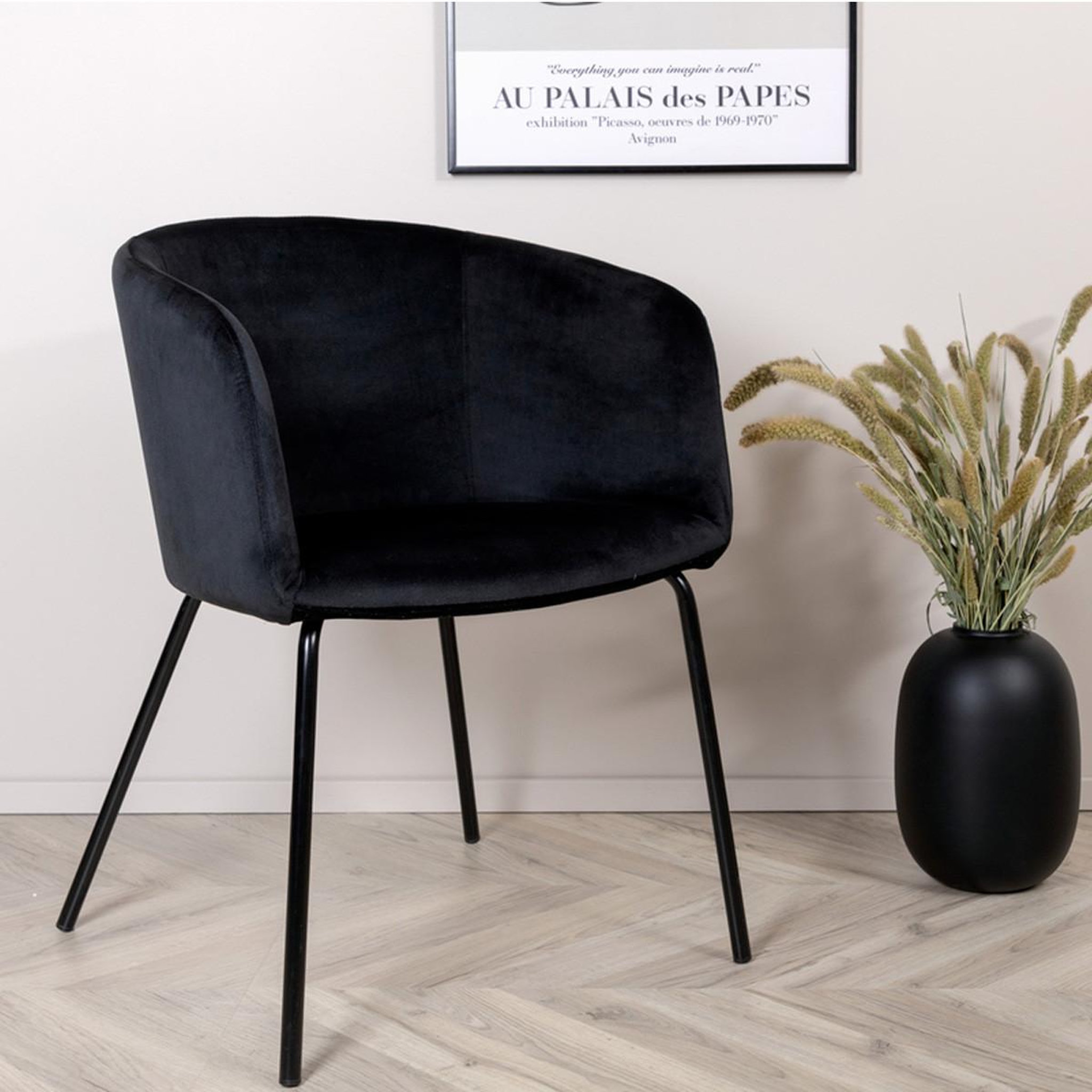 Voir la diapositive 6 : Paris Prix Chaise en velours  berit  78cm noir