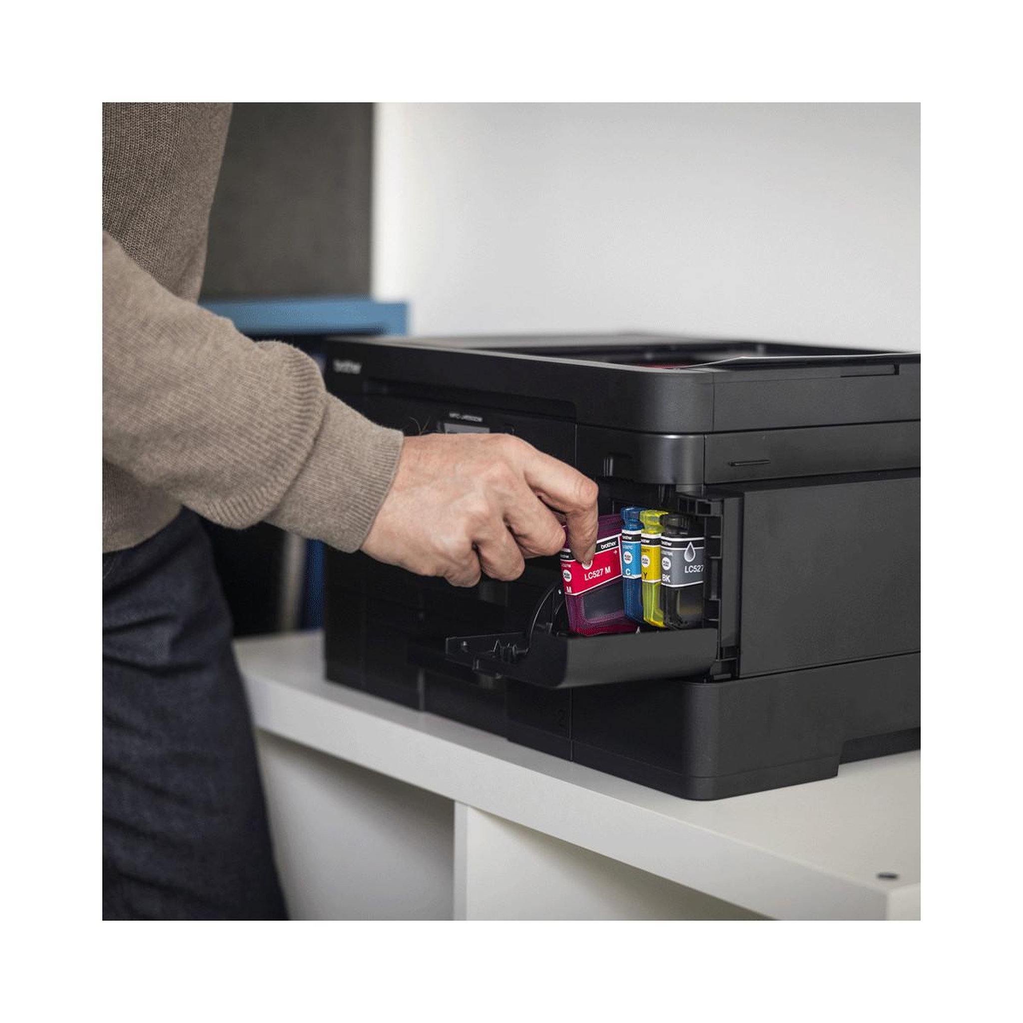 Voir la diapositive 3 : Brother Cartouche d'encre Pack Multipack 4 Originales LC527 XL (Noir + 3 Couleurs) - LC527XLVAL