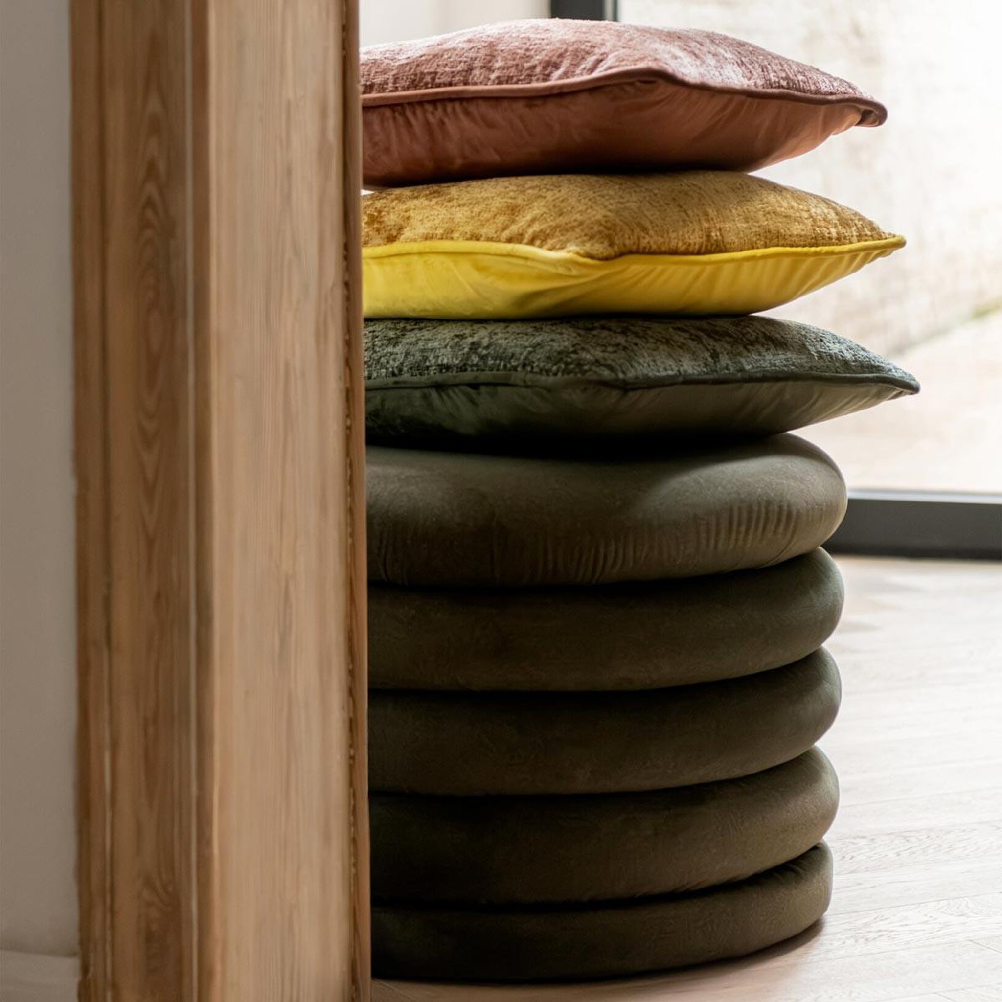 Voir la diapositive 5 : J-LINE Pouf coffre côtelé  mich  59cm vert