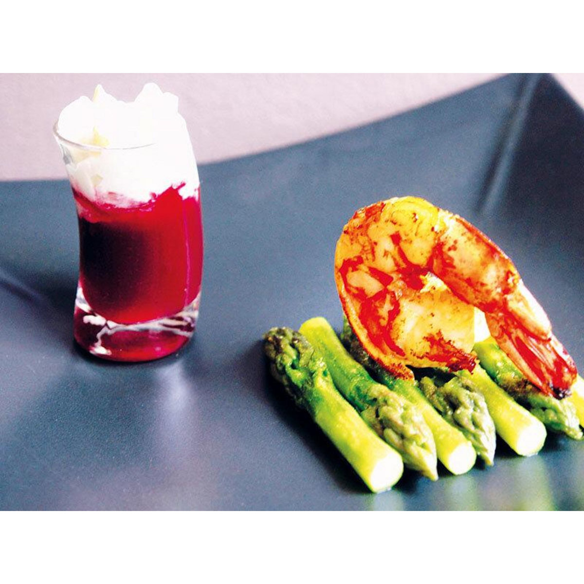 Smartbox Repas gastronomique 4 plats pour 2 personnes au sein d'un établissement réputé en France ou en Europe - Coffret Cadeau Gastronomie