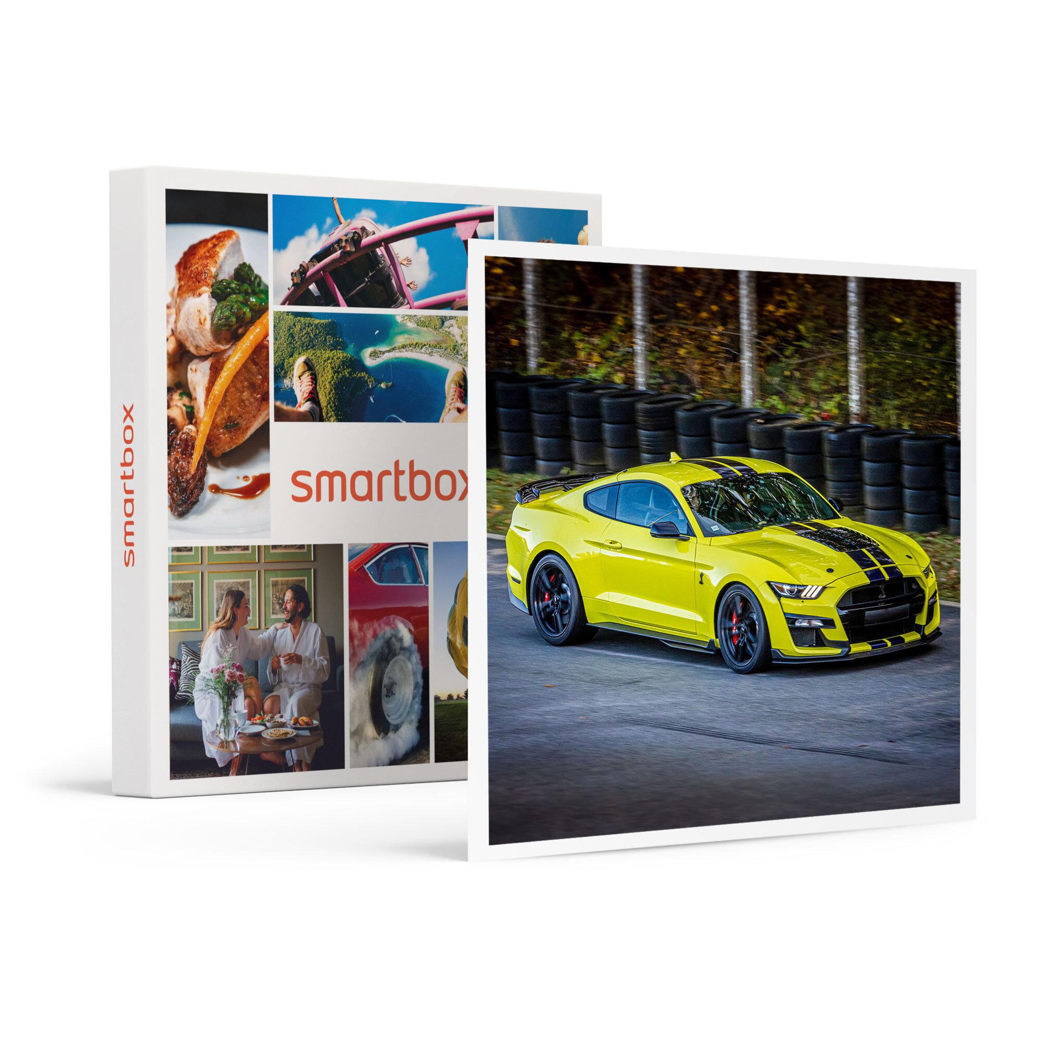 Voir la diapositive 1 : Smartbox Stage de pilotage : 3 tours sur le circuit de Lohéac en Ford Mustang Shelby GT500 - Coffret Cadeau Sport & Aventure