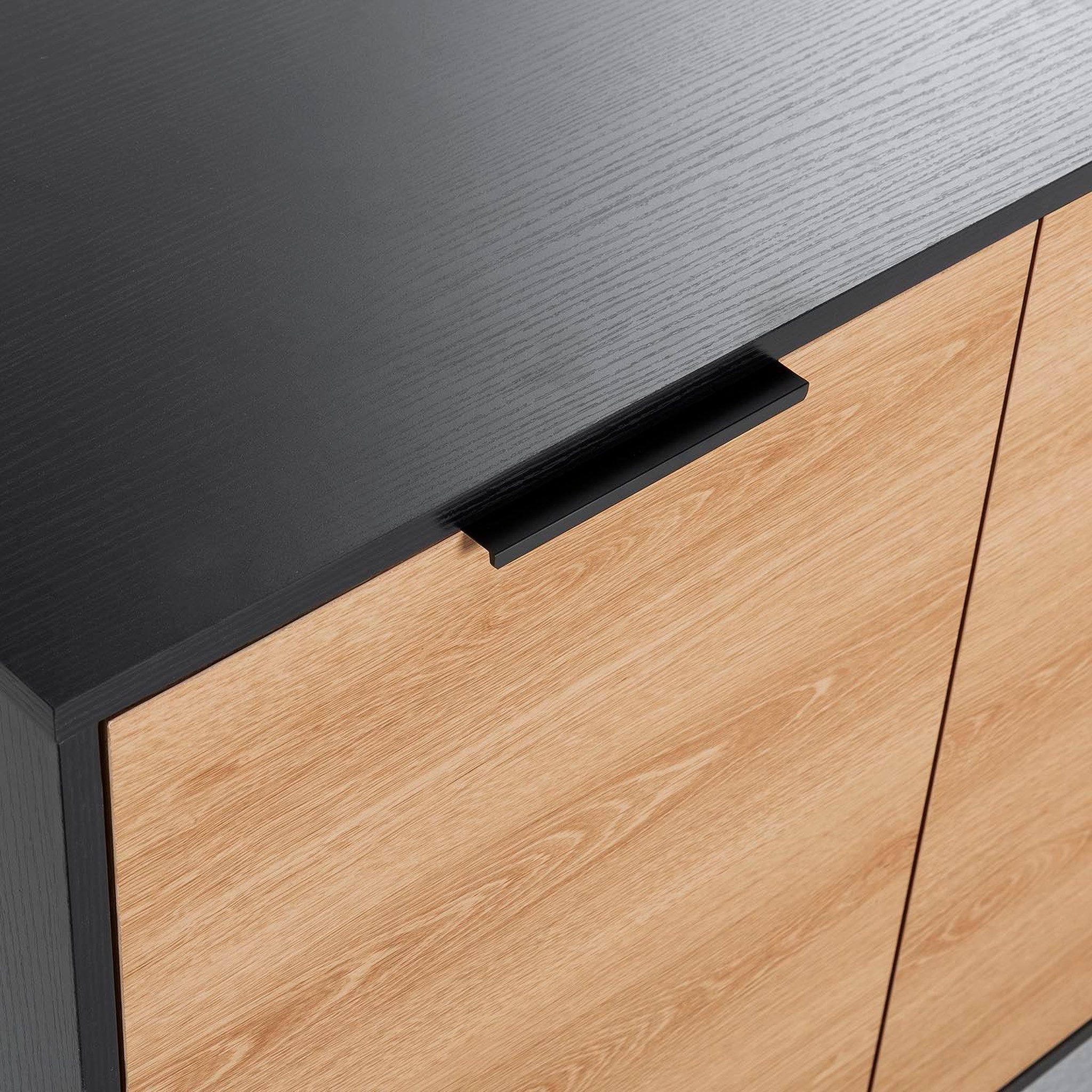 Voir la diapositive 4 : VS VENTA-STOCK Buffet Kalma 3 portes en noir/chêne, largeur 136 cm