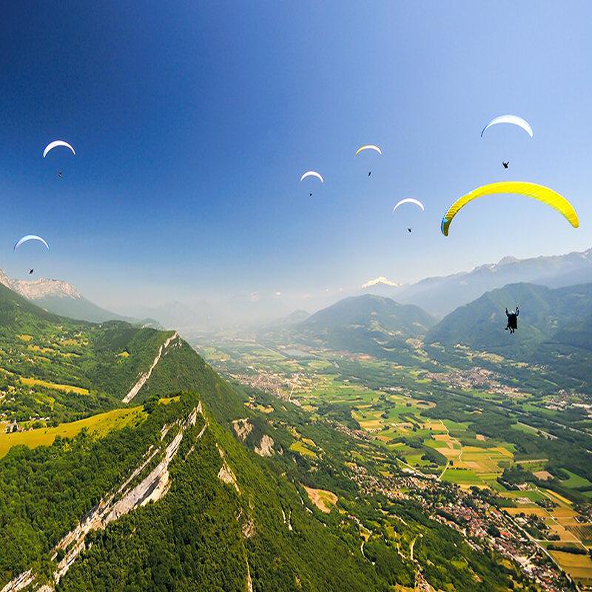 Voir la diapositive 3 : Smartbox Baptême en parapente de 15 minutes au lac d'annecy - coffret cadeau sport & aventure