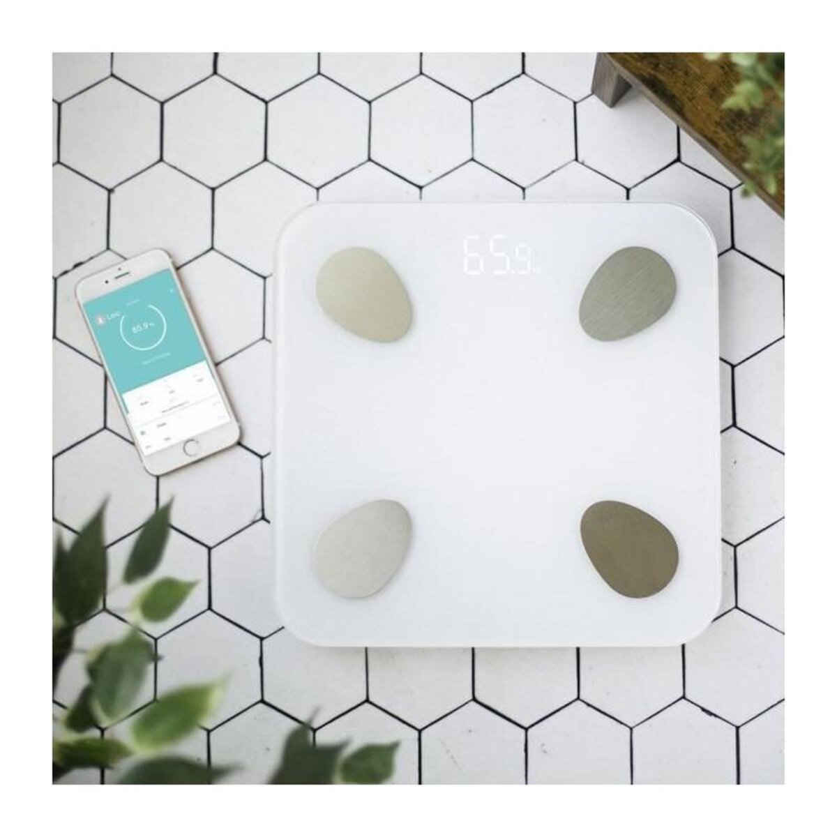 LIVOO Pèse-personne connecté 180kg/100g - dom428