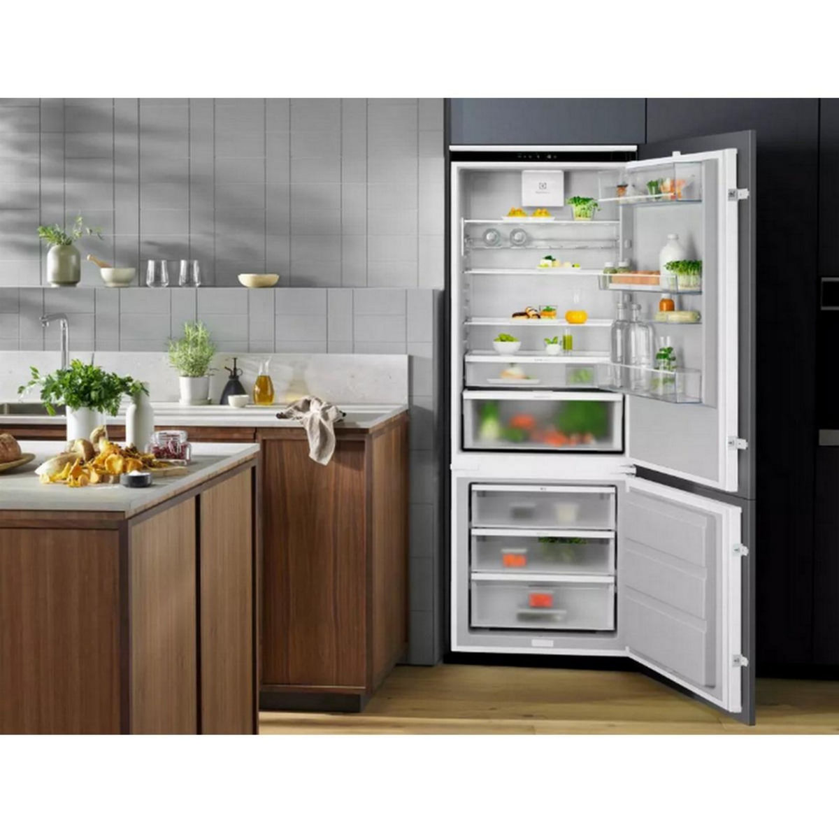 ELECTROLUX Réfrigérateur combiné intégrable à glissières 376l - KNR7TE75S
