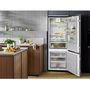 Voir la diapositive 4 : ELECTROLUX Réfrigérateur combiné intégrable à glissières 376l - KNR7TE75S