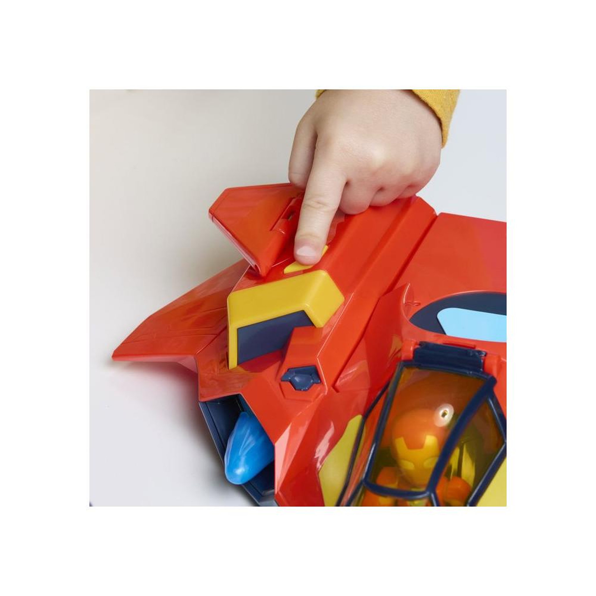 Voir la diapositive 5 : HASBRO Set véhicule jet armure géante iron man avec figurines 7,6 cm et accessoires, mech et avion, avec 2 figurines articulées