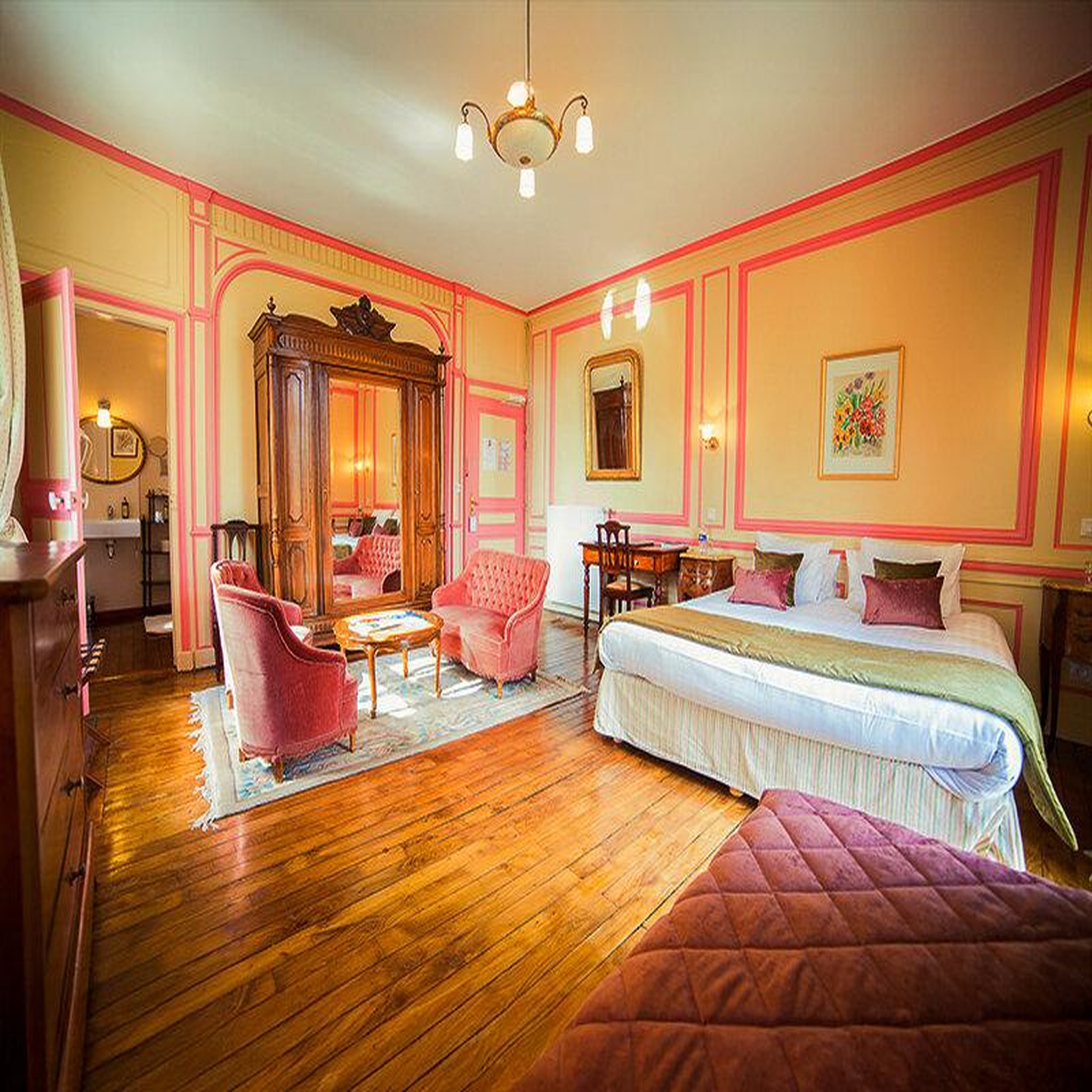 Voir la diapositive 2 : Smartbox Séjour 1 nuit au château hôtel du colombier 4* à saint-malo - coffret cadeau séjour