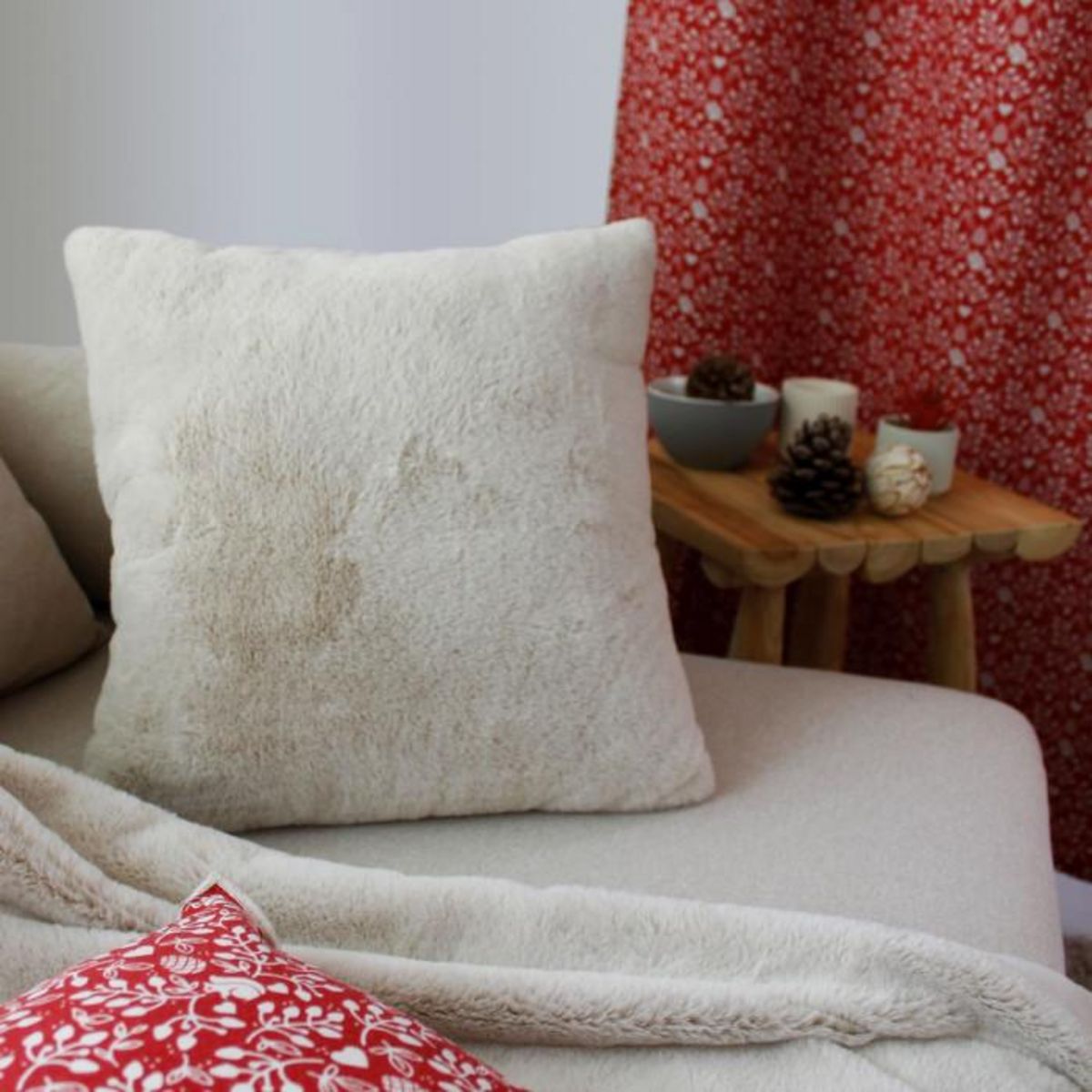 Paris Prix Coussin Déco Imitation Fourrure  Rabbit  40x40cm Beige