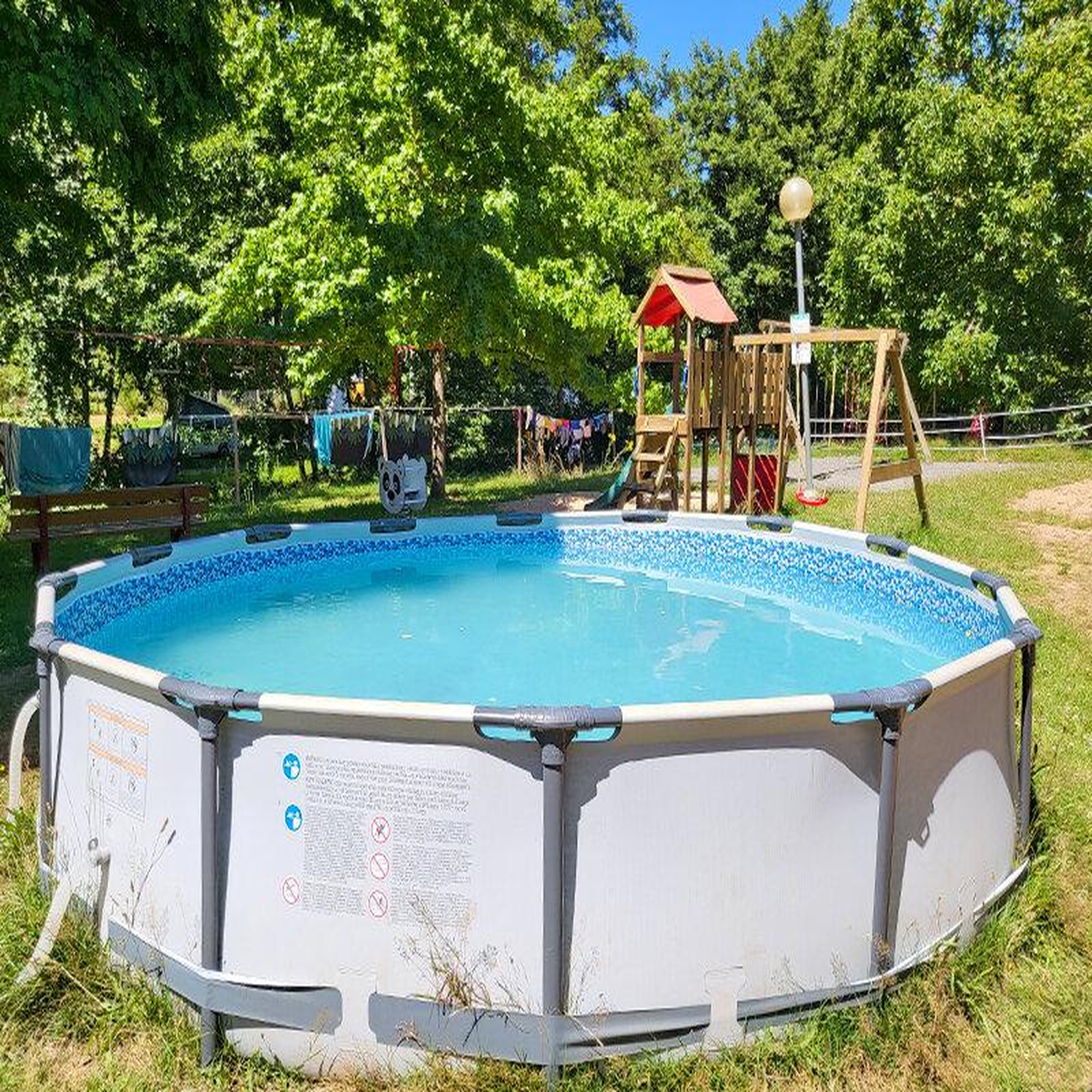 Voir la diapositive 4 : Smartbox Séjour insolite de 2 jours dans une tente suspendue près de montluçon - coffret cadeau séjour