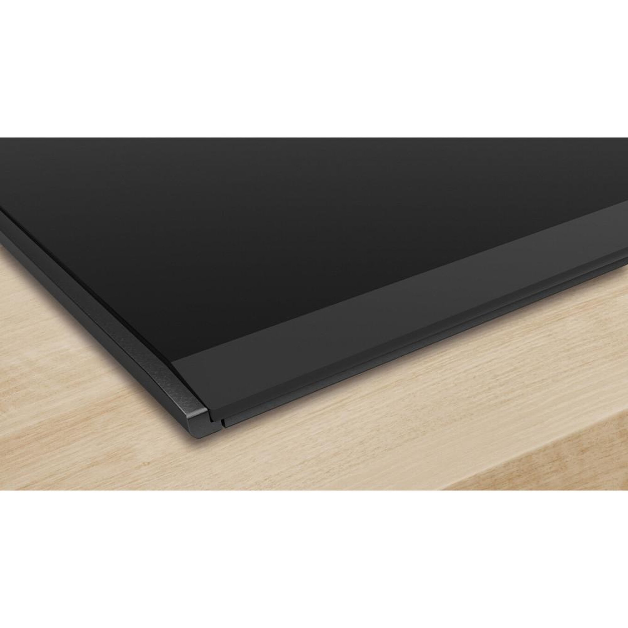 Voir la diapositive 4 : BOSCH Bosch pvq795h26e table de cuisson à induction 71 cm intégrée avec hotte escamotable downdraft, 4 zones dont 2 combizone, commandes sensitives, extraction 500 m³/h et 69 db