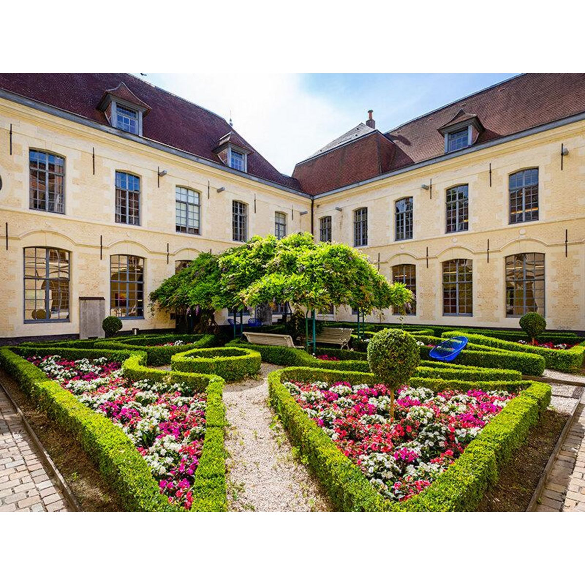 Smartbox Séjour luxueux à Lille : 2 jours en hôtel 5* avec parenthèse bien-être - Coffret Cadeau Séjour