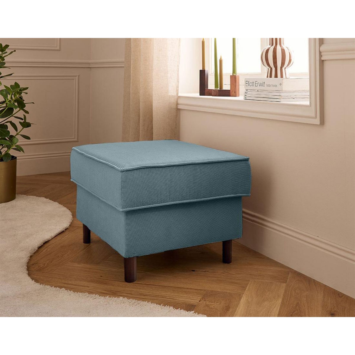 LISA DESIGN Jake - pouf en velours côtelé - pieds bois foncé