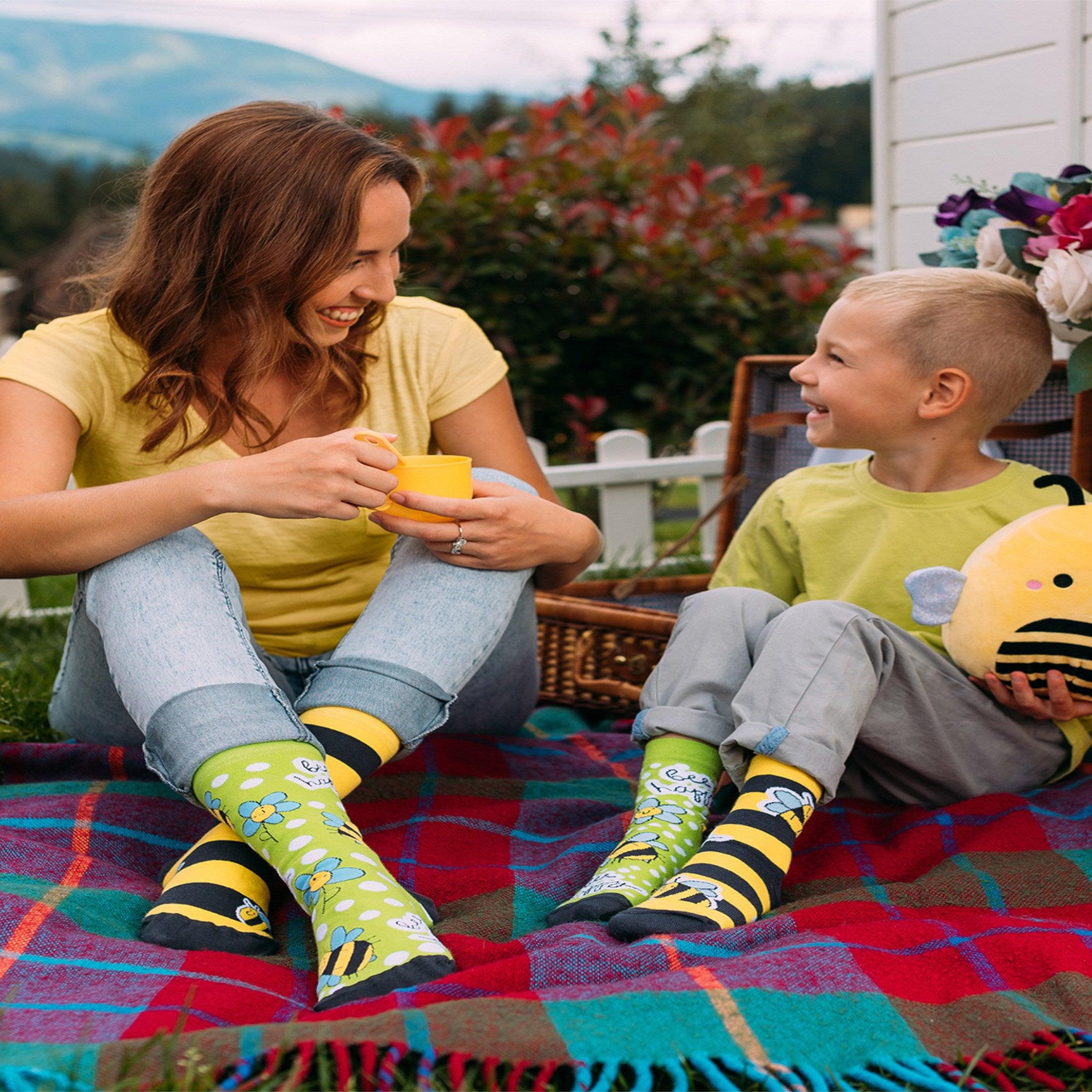 Voir la diapositive 4 : DEDOLES Chaussettes enfants abeilles butineuses