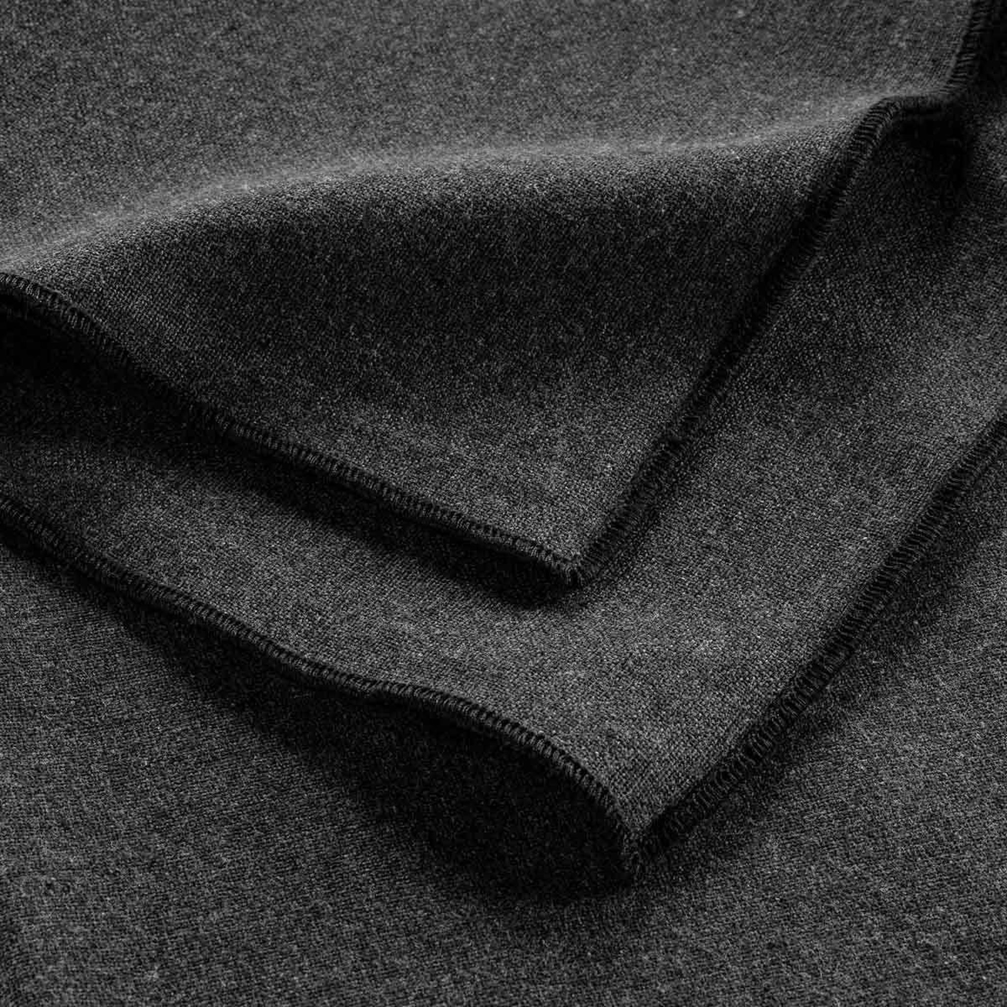 Voir la diapositive 2 : Douceur d'Intérieur Lot de 3 serviettes de table  mistraline  40x40cm anthracite