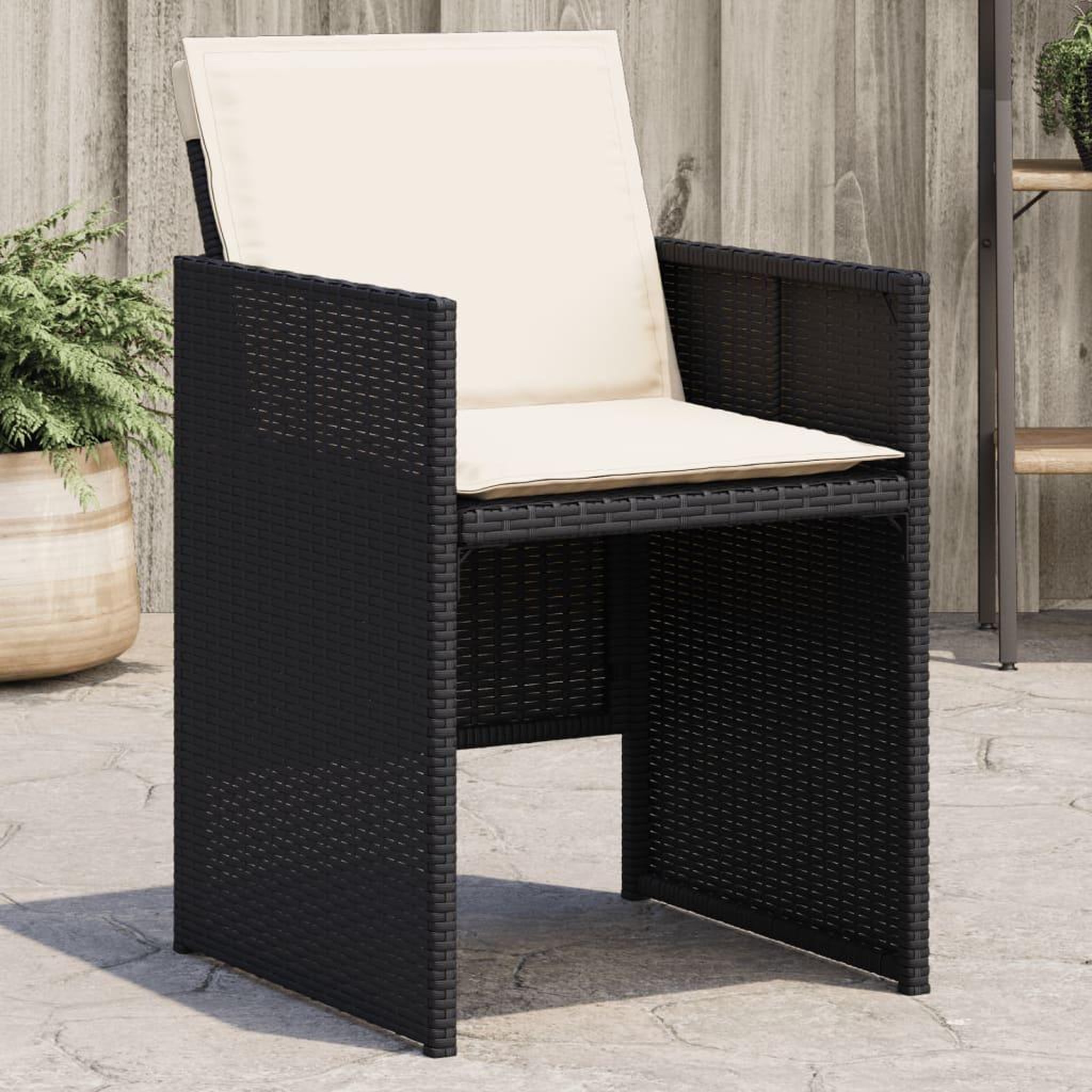 VIDAXL Chaises de jardin lot de 4 avec coussins noir resine tressee