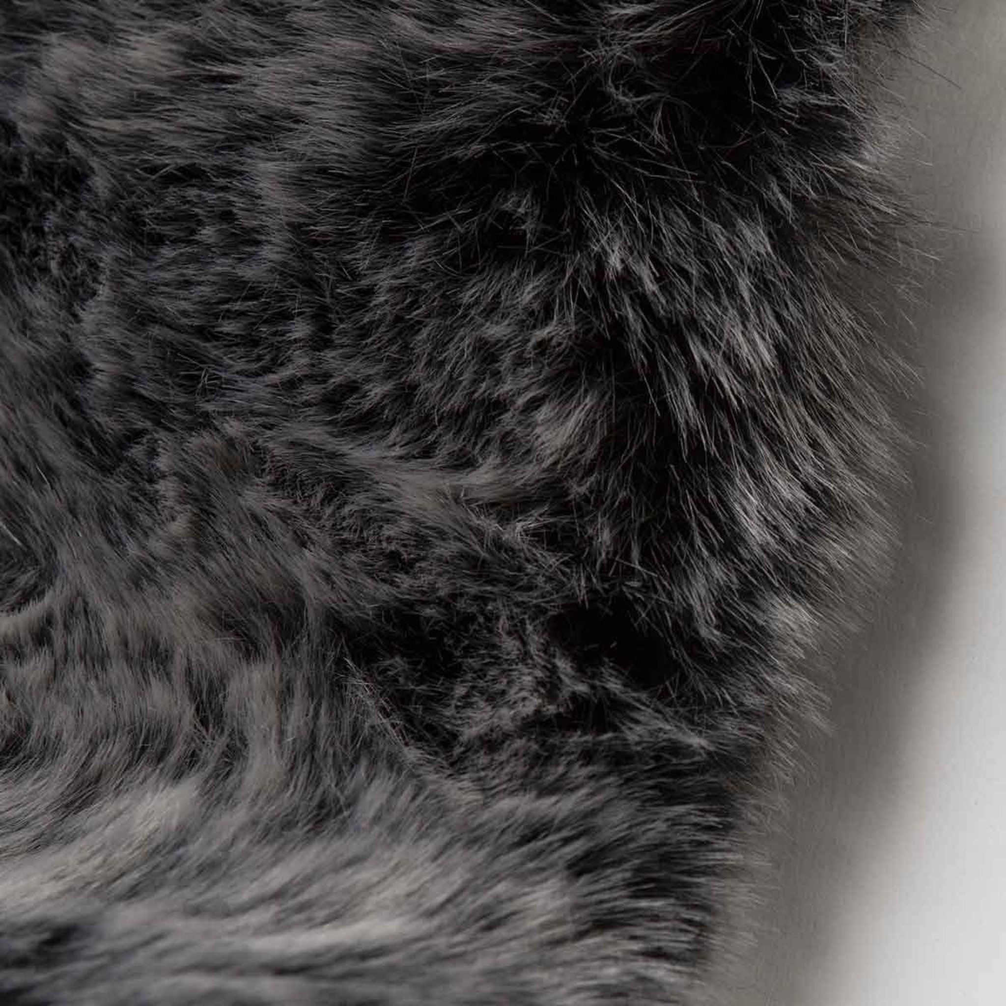 Voir la diapositive 2 : Paris Prix Coussin Imitation Fourrure  Sabah  40x40cm Anthracite