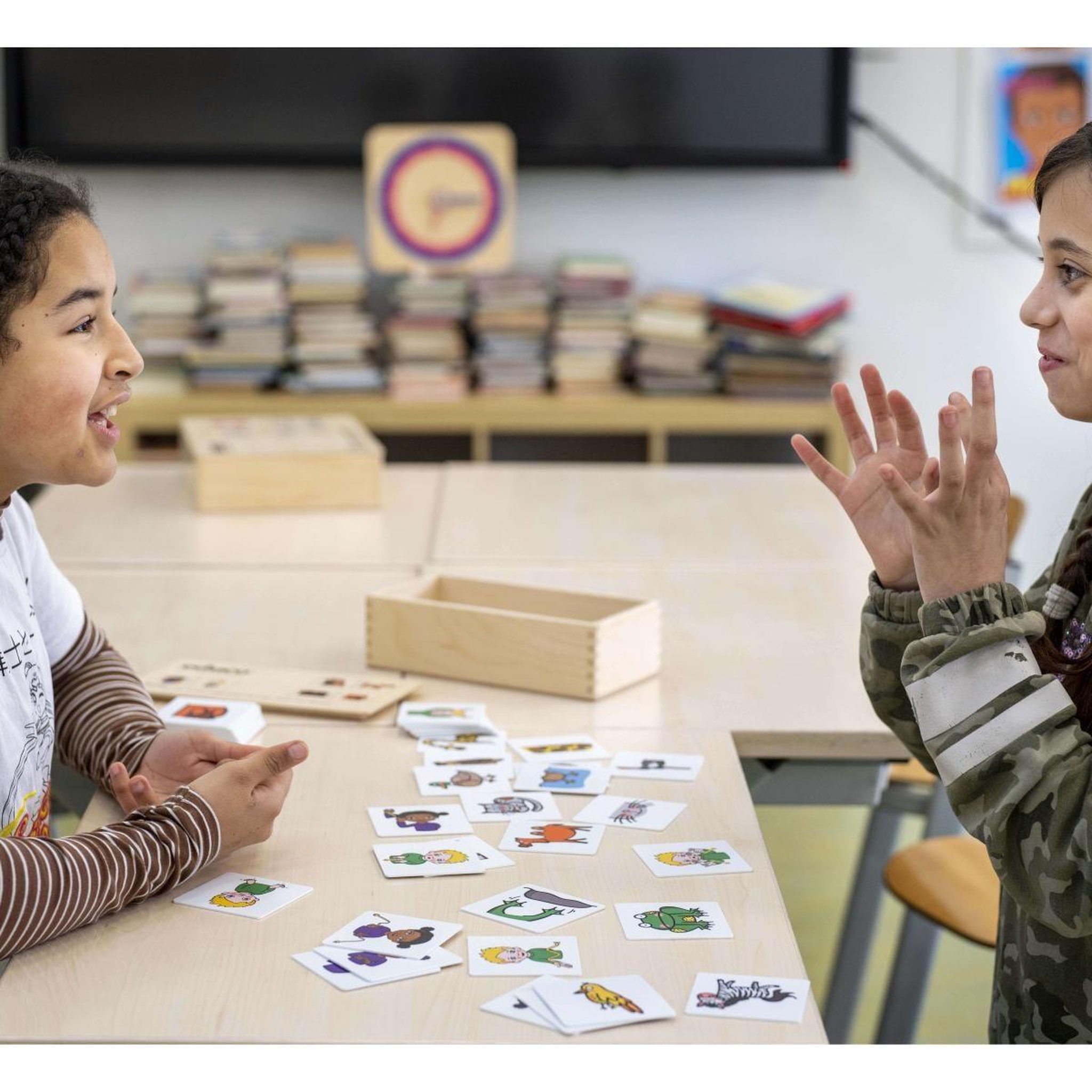 Voir la diapositive 4 : EDUCO Fais le geste — jeu éducatif pour la classe