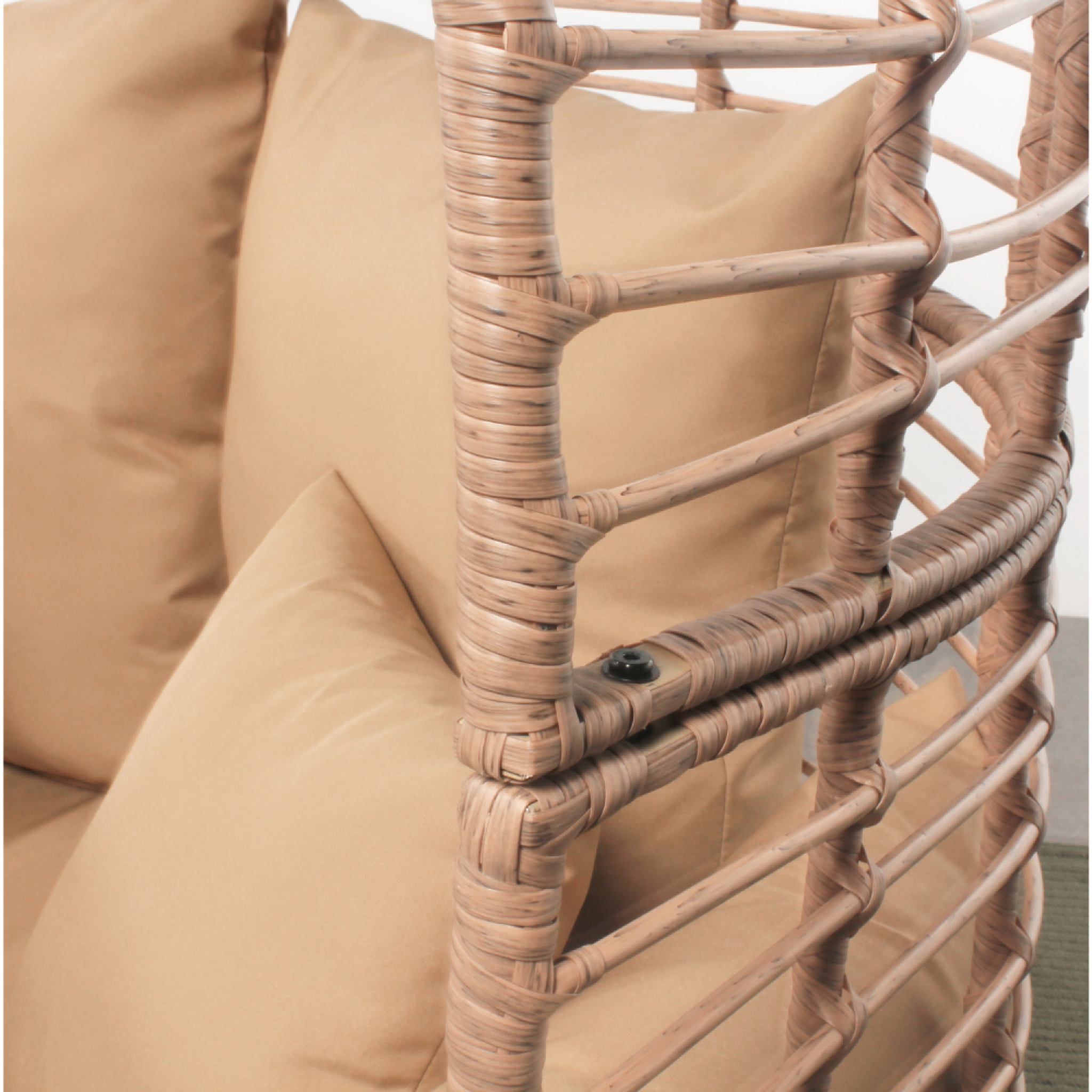 Voir la diapositive 6 : CONCEPT USINE Fauteuil sur pied 2 place en résine effet rotin JANE