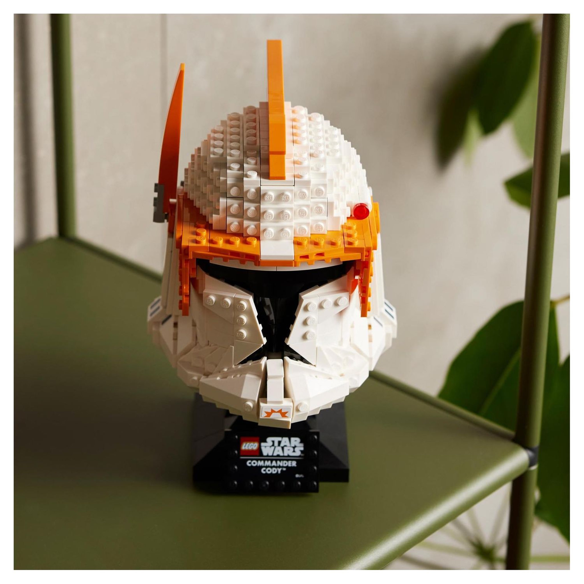 Voir la diapositive 5 : LEGO Star Wars 75350 - Casque Clone Commander Cody