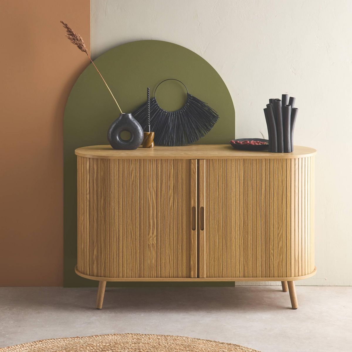 SWEEEK Buffet scandinave 2 portes coulissantes. 4 compartiments. effet bois rainuré. couleur naturelle. buffet bas. L 120 x P 40 x H 75cm
