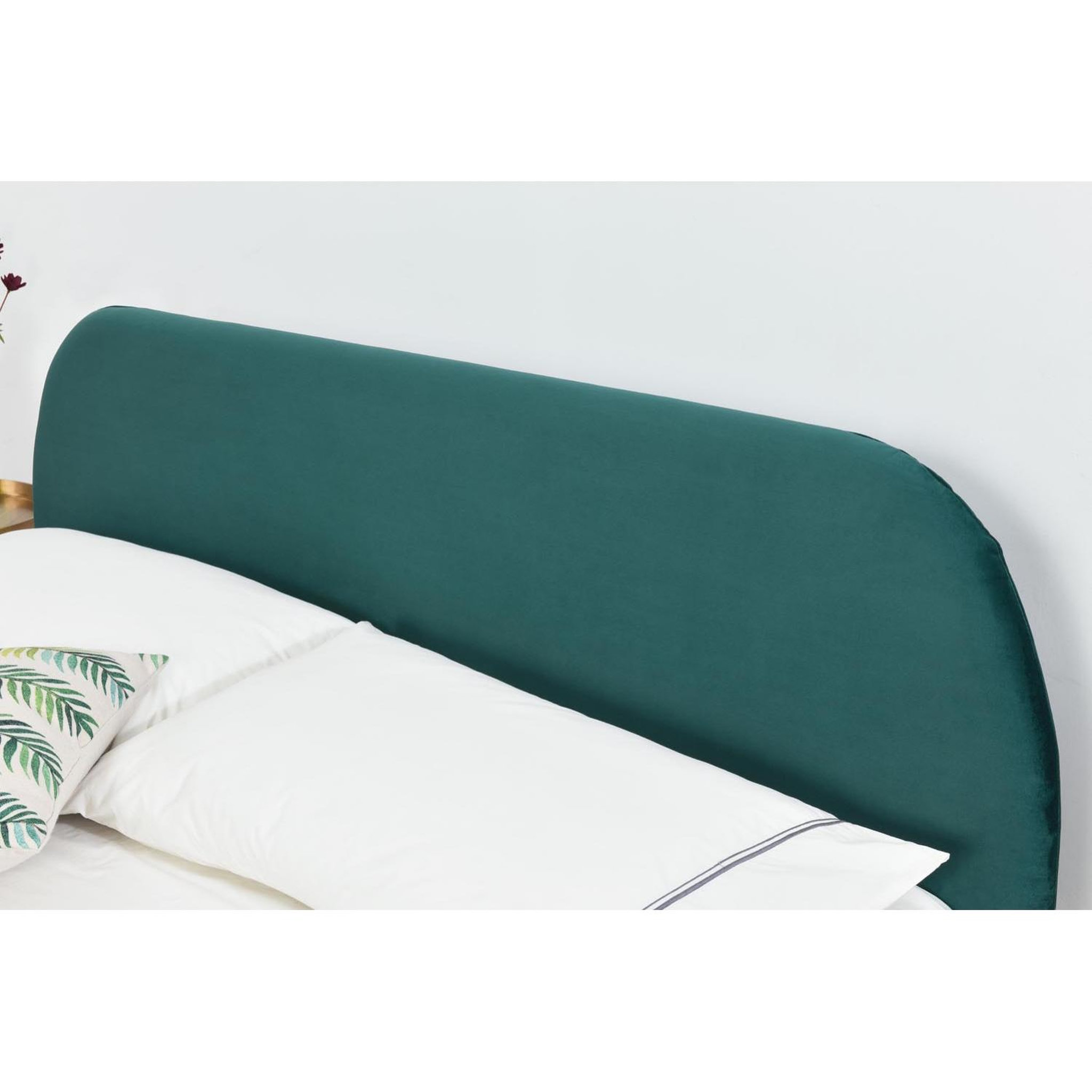 Voir la diapositive 4 : CONCEPT USINE Lit 140 x 190 cm en velours et laiton vert PHOENIX