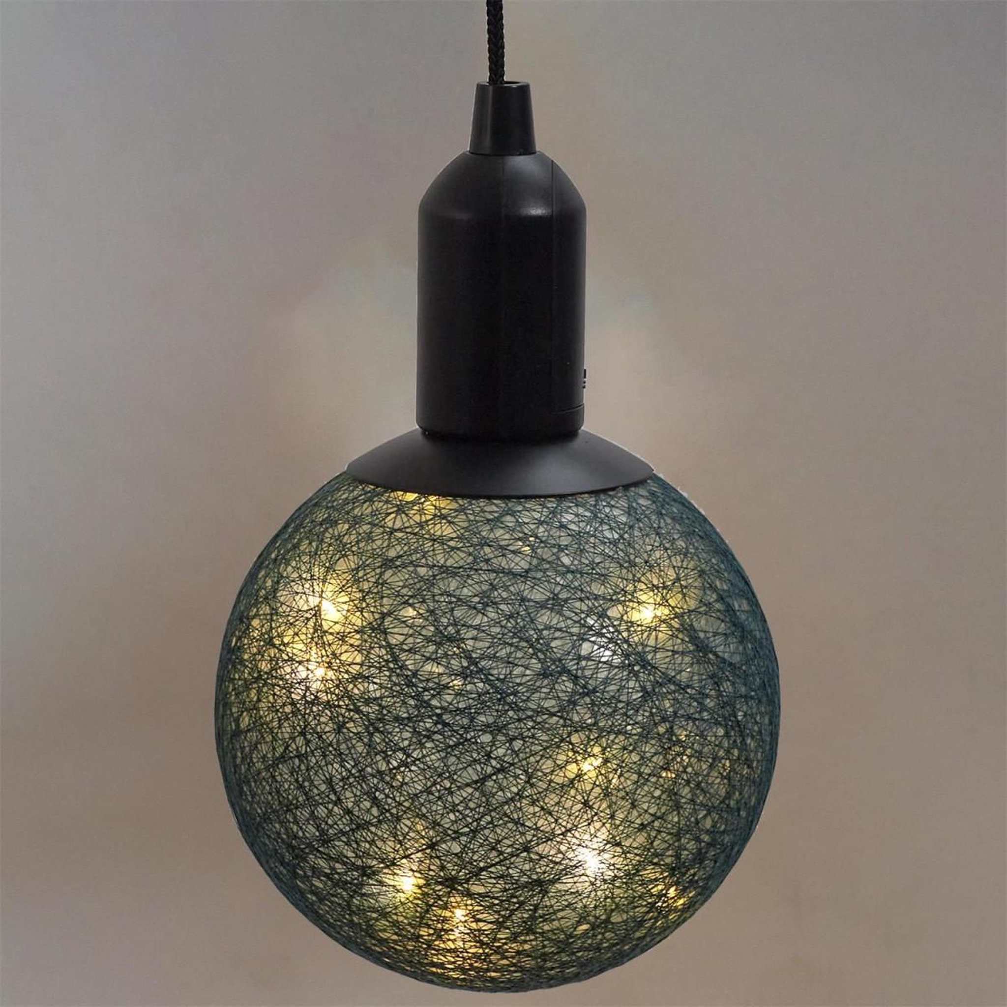 Voir la diapositive 5 : The Home Deco Factory Lampe suspension à led  boule  24cm bleu