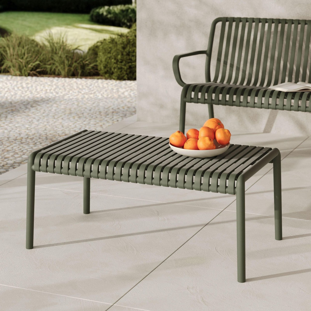 Rendez vous déco Table basse de jardin en plastique vert kaki-Téa