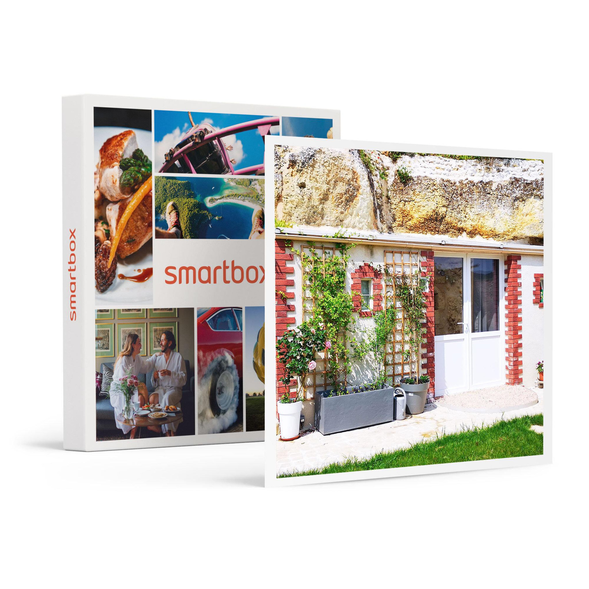 Voir la diapositive 1 : Smartbox 3 jours insolites en hébergement troglodyte près de Blois - Coffret Cadeau Séjour