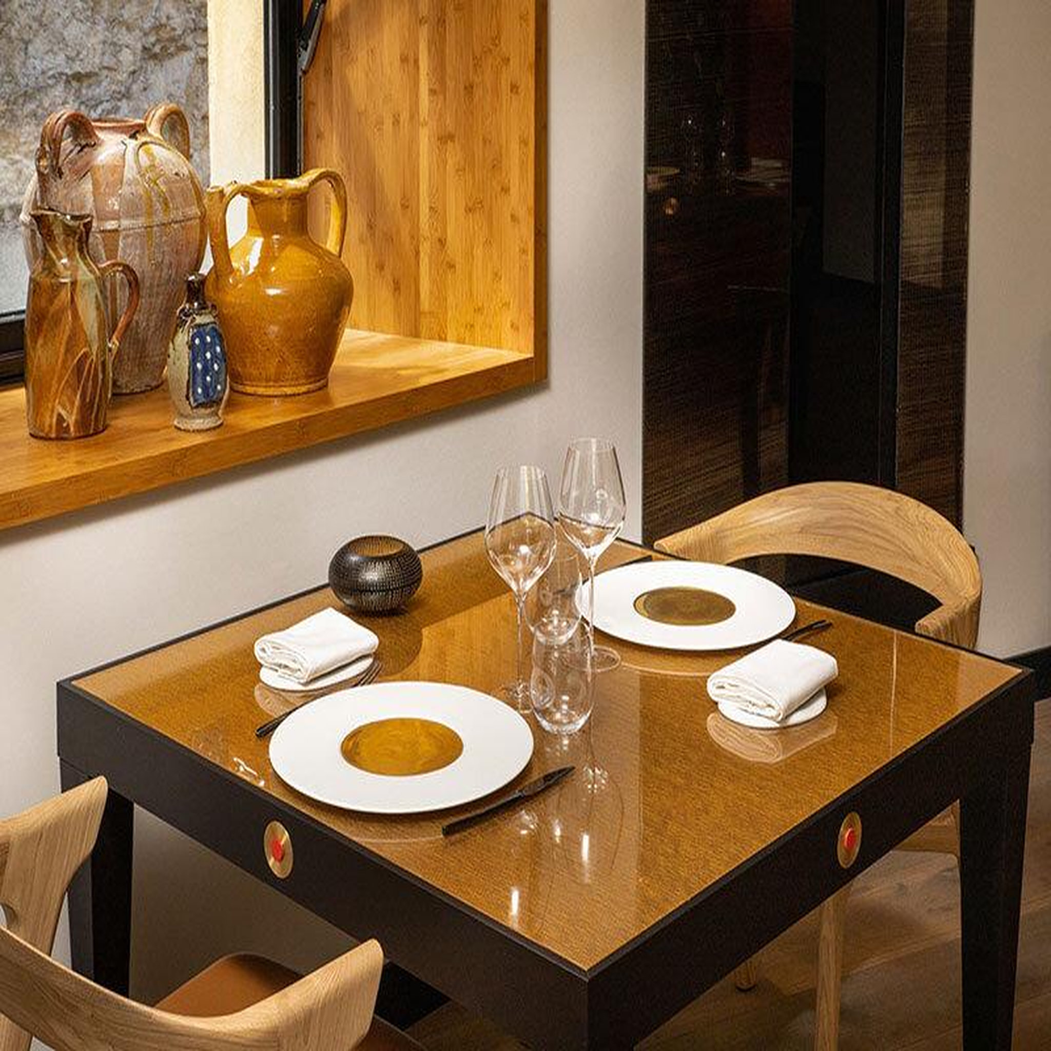 Voir la diapositive 4 : Smartbox Adresses primées : menu 6 plats avec vin au restaurant puits du trésor près de carcassonne - coffret cadeau gastronomie