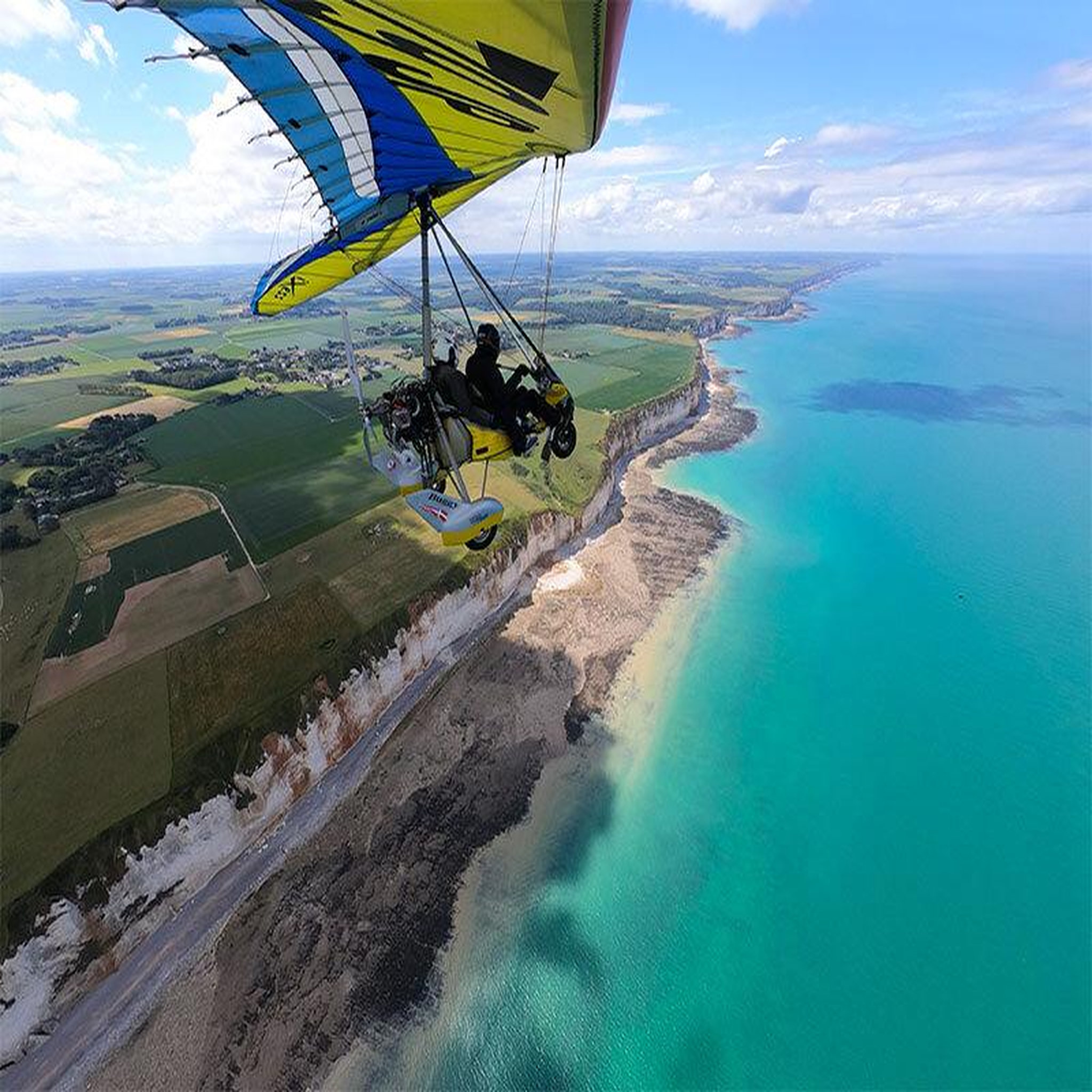 Voir la diapositive 4 : Smartbox Vol en ulm au-dessus des falaises de la côte d'albâtre en normandie - coffret cadeau sport & aventure