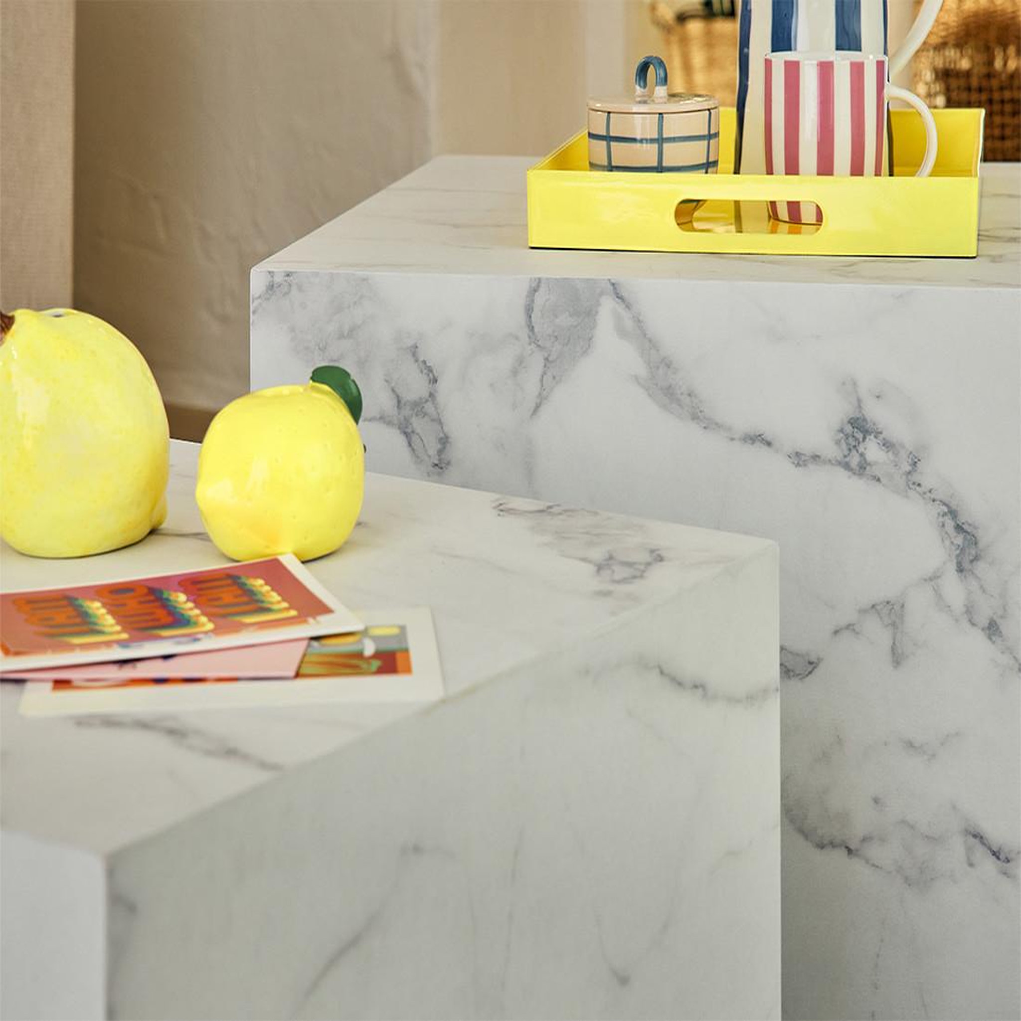 Voir la diapositive 4 : LISA DESIGN Fabio - lot de 2 tables basses - marbre blanc