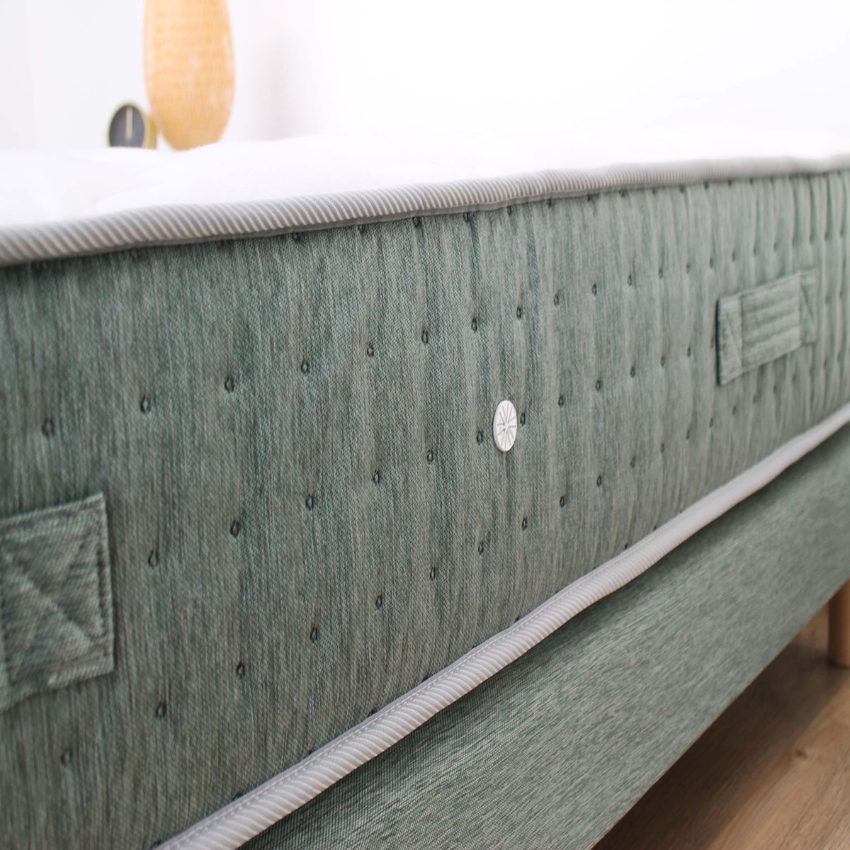 Ensemble matelas 792 Ressorts 7 zones Face hiver/été + sommier vert Céladon 160x200 cm HYGGE