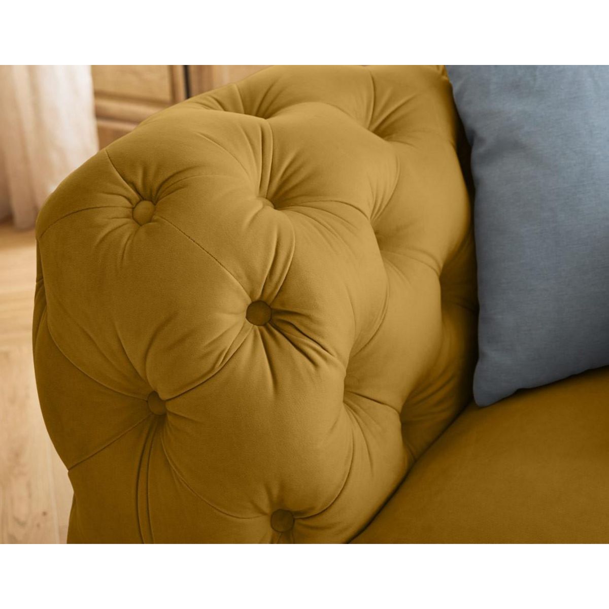 LISA DESIGN Walter - fauteuil chesterfield en velours - pieds bois