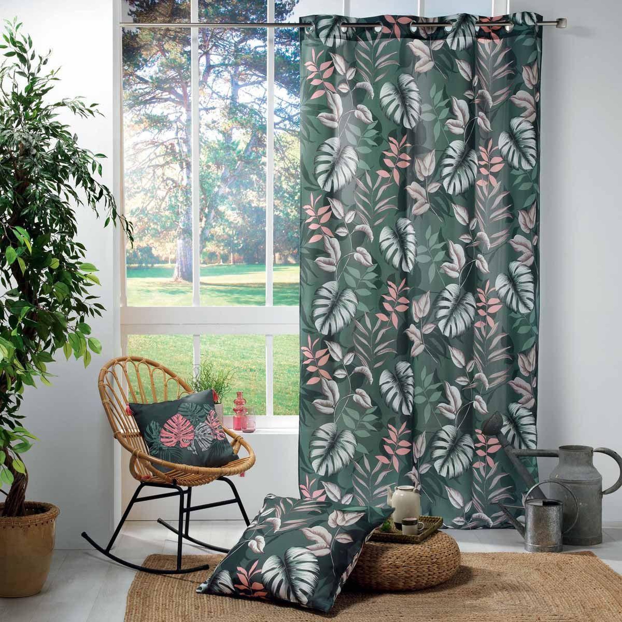 Voir la diapositive 3 : Douceur d'Intérieur Coussin à pompons  jardin intérieur  40x40cm vert