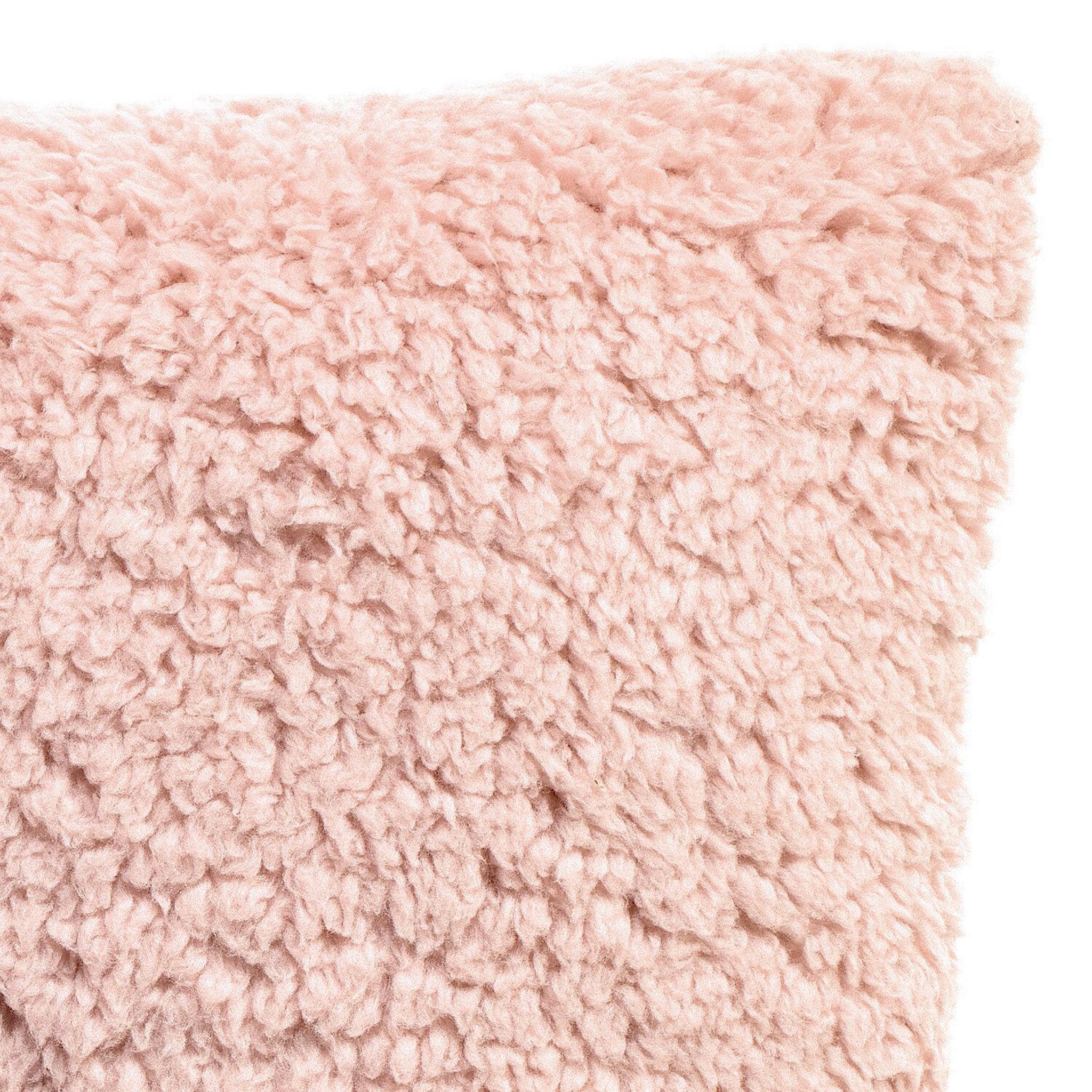 Voir la diapositive 2 : Les Ateliers du Linge Coussin fausse fourrure 100%polyester 420g chic